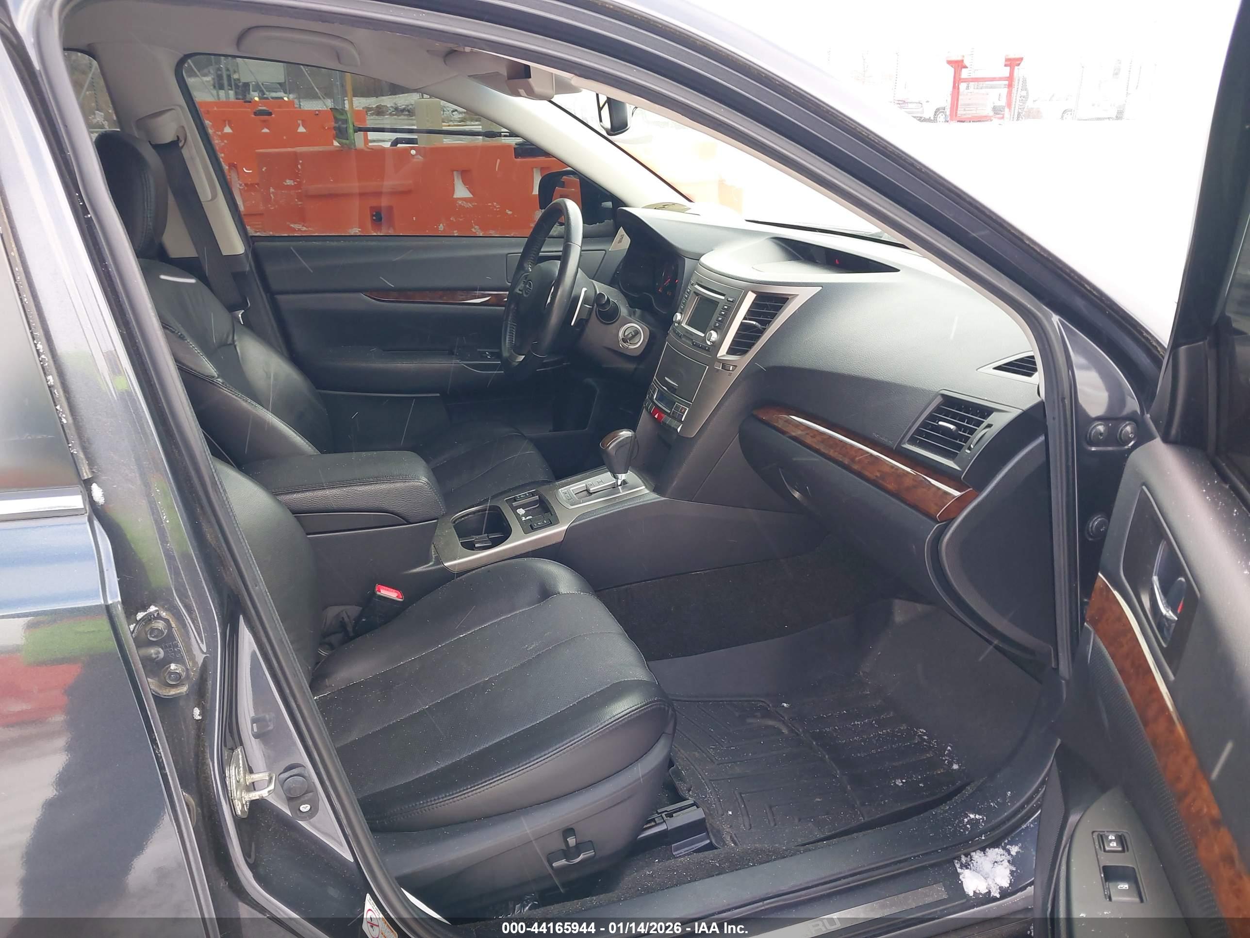 SUBARU LEGACY image 5