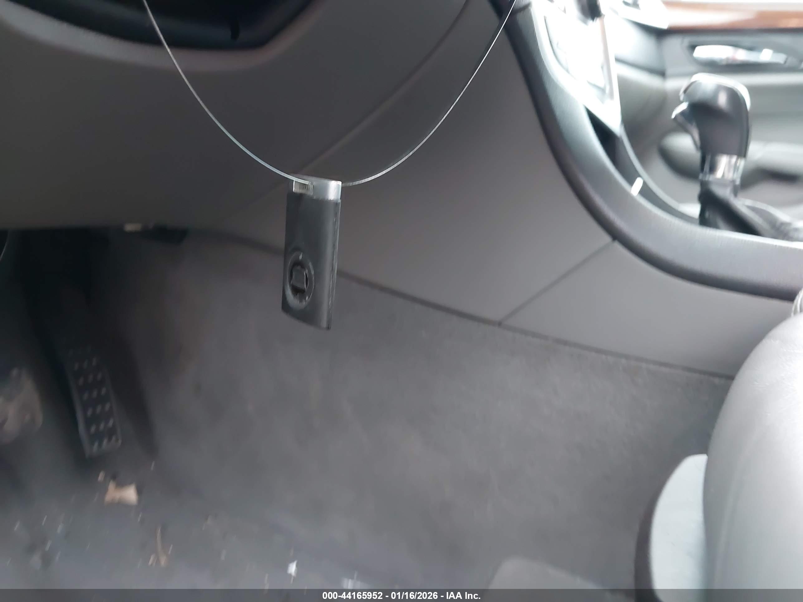 CADILLAC SRX image 11
