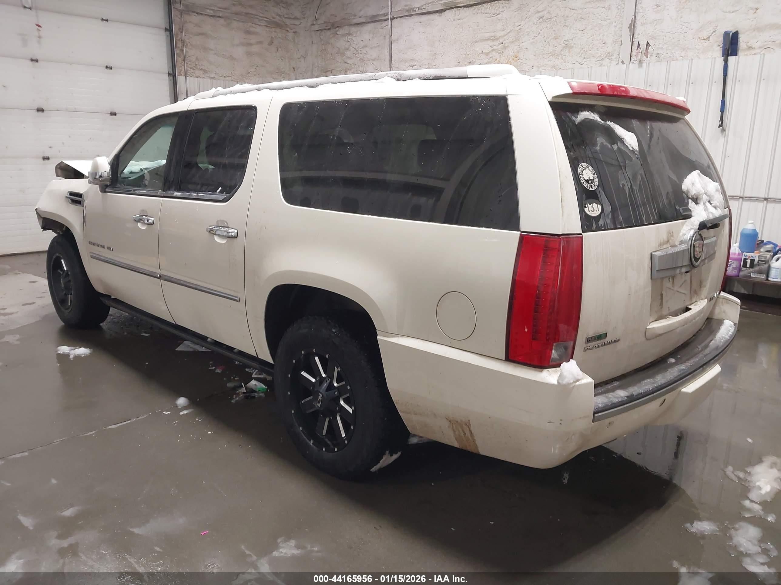CADILLAC ESCALADE image 3