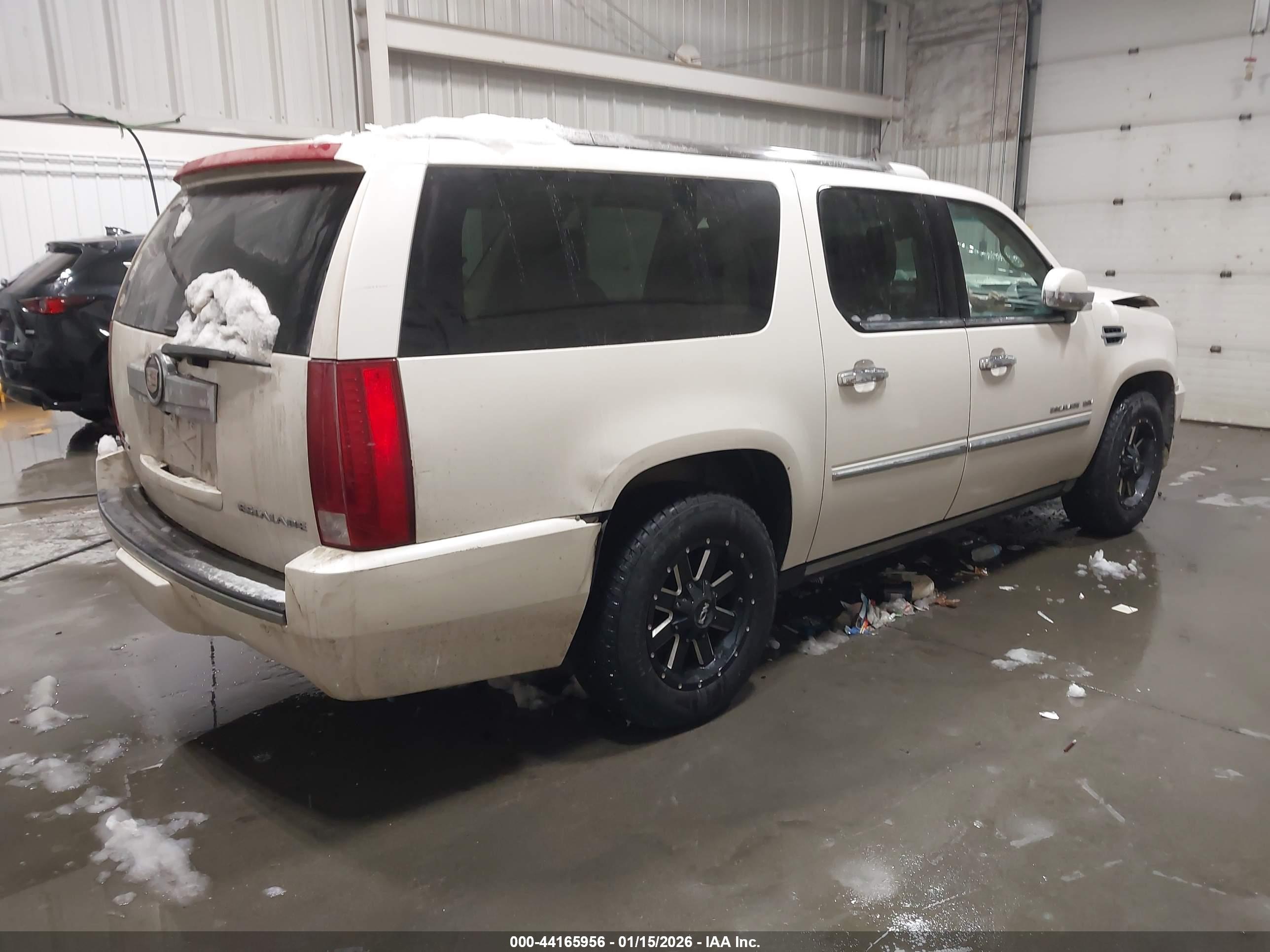 CADILLAC ESCALADE image 4
