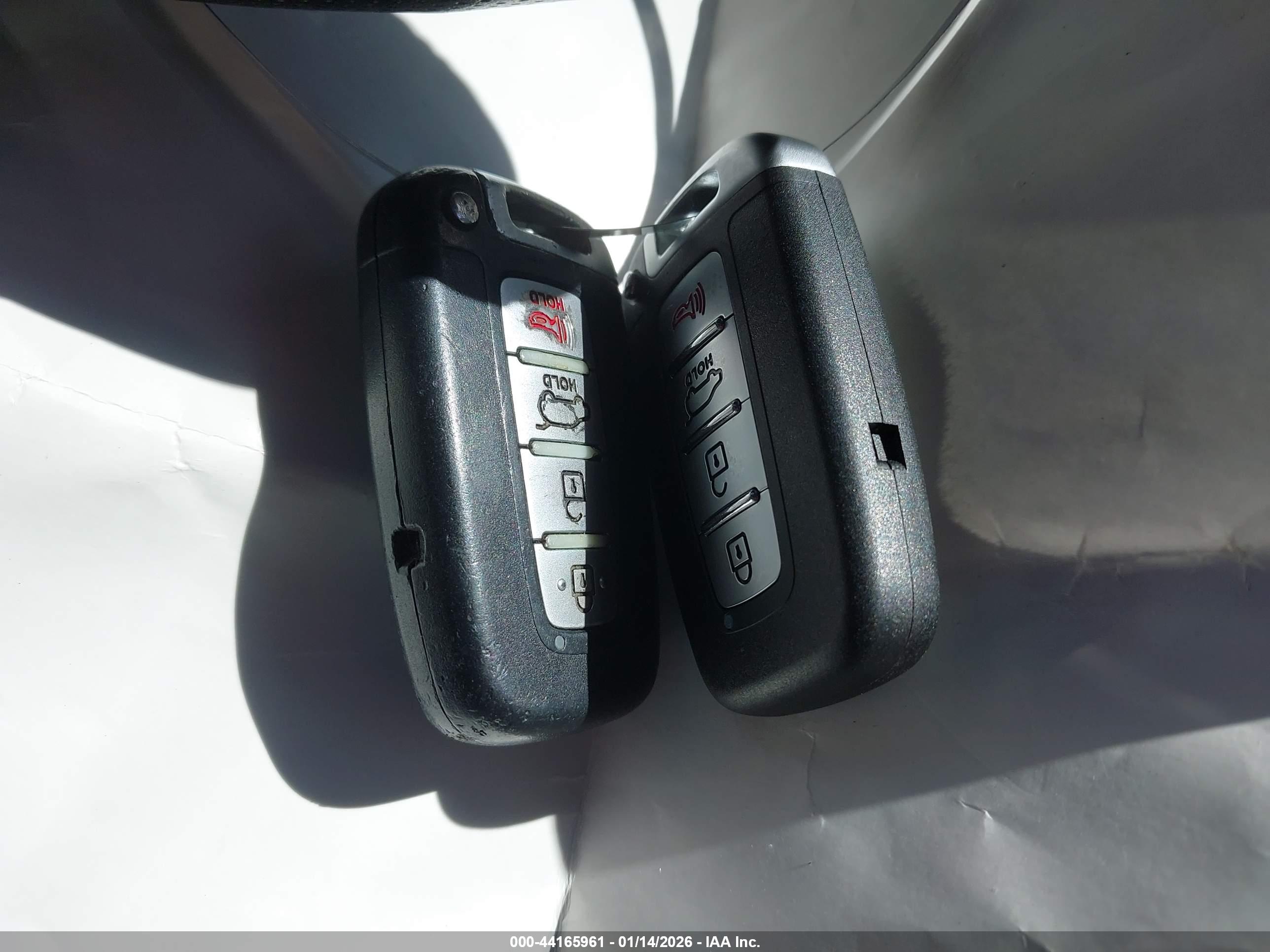 HYUNDAI VELOSTER image 11
