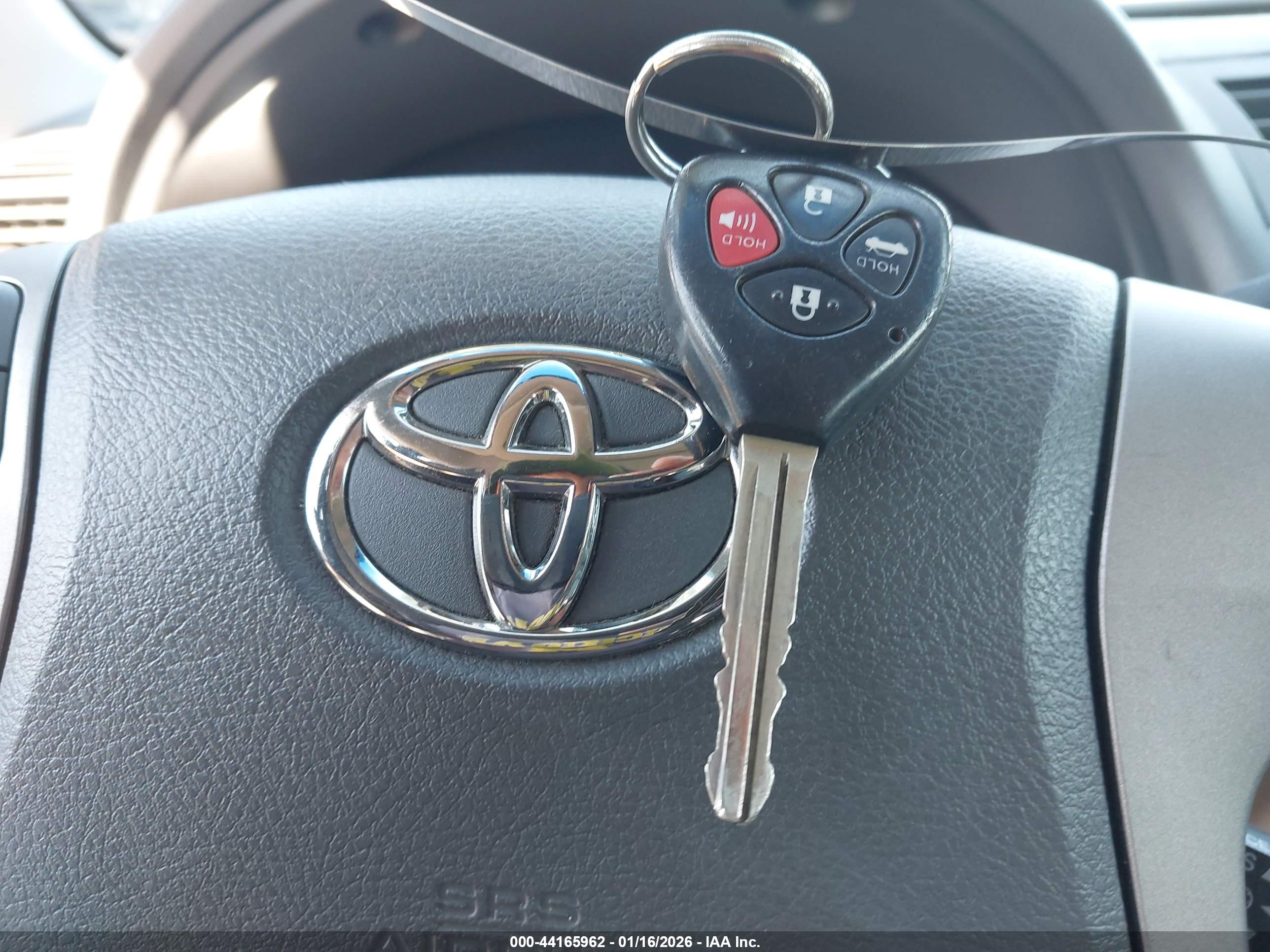 TOYOTA CAMRY image 11