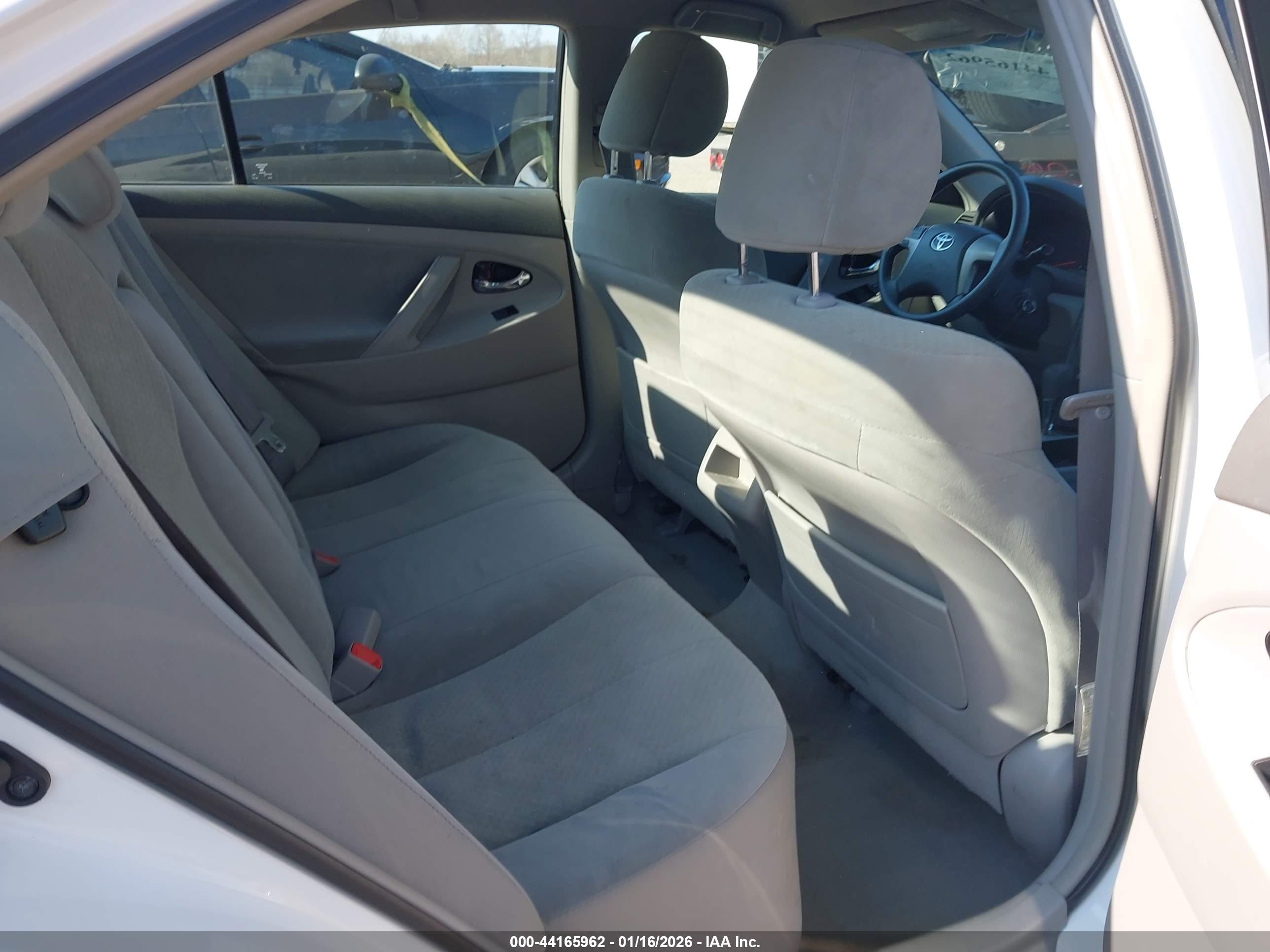 TOYOTA CAMRY image 8