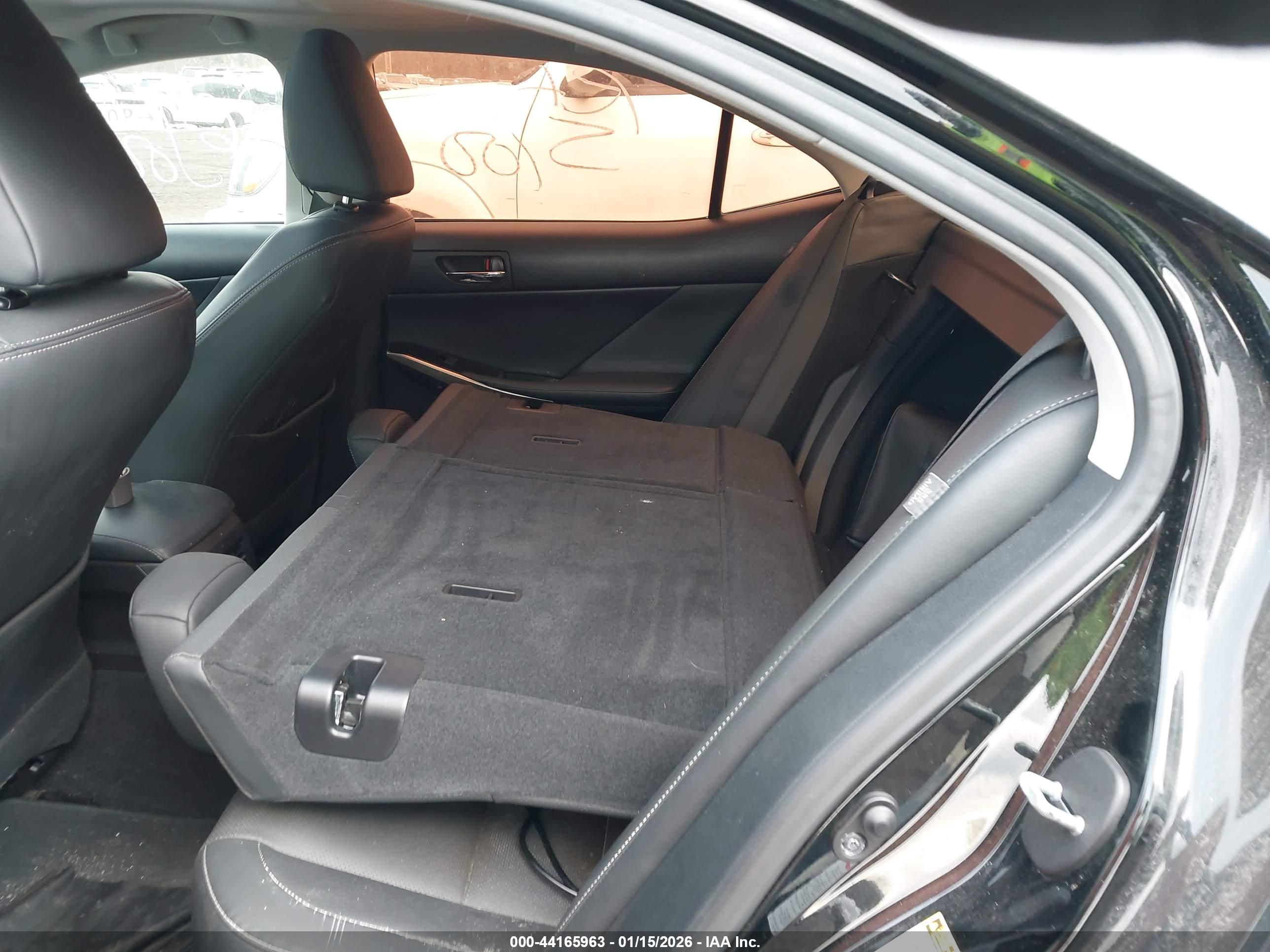 LEXUS IS image 8