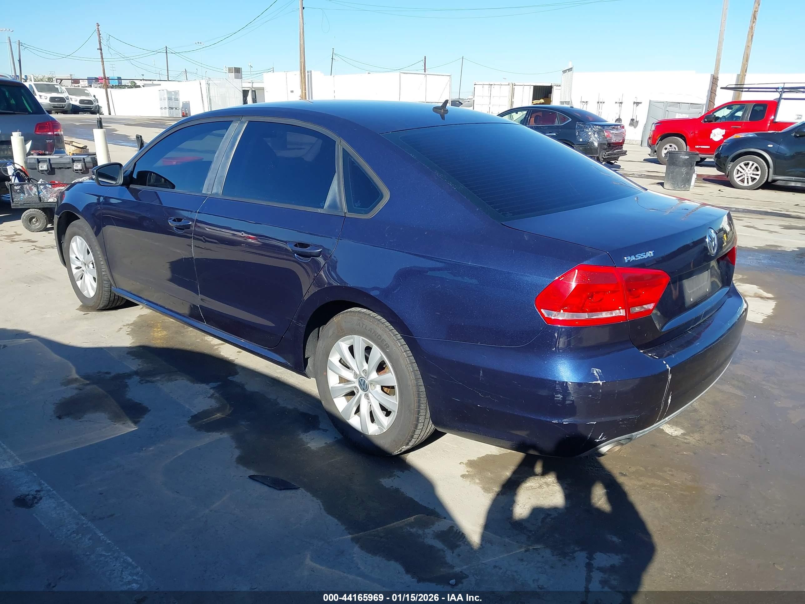 VOLKSWAGEN PASSAT image 3
