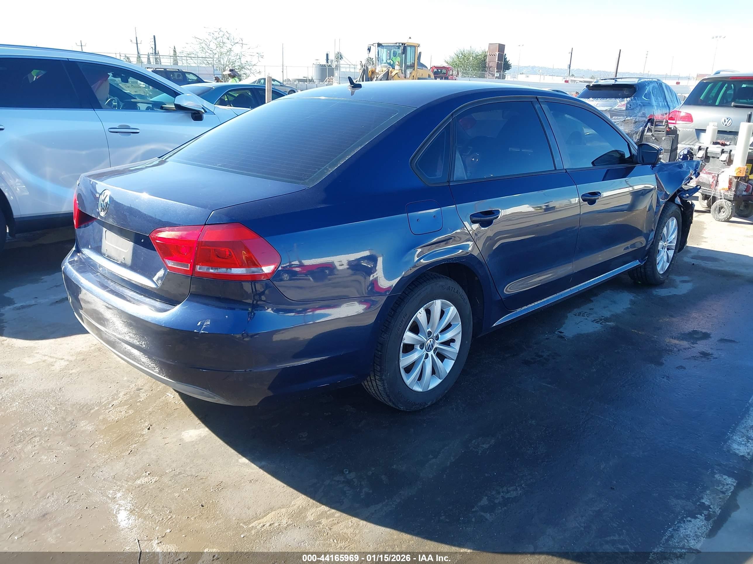 VOLKSWAGEN PASSAT image 4
