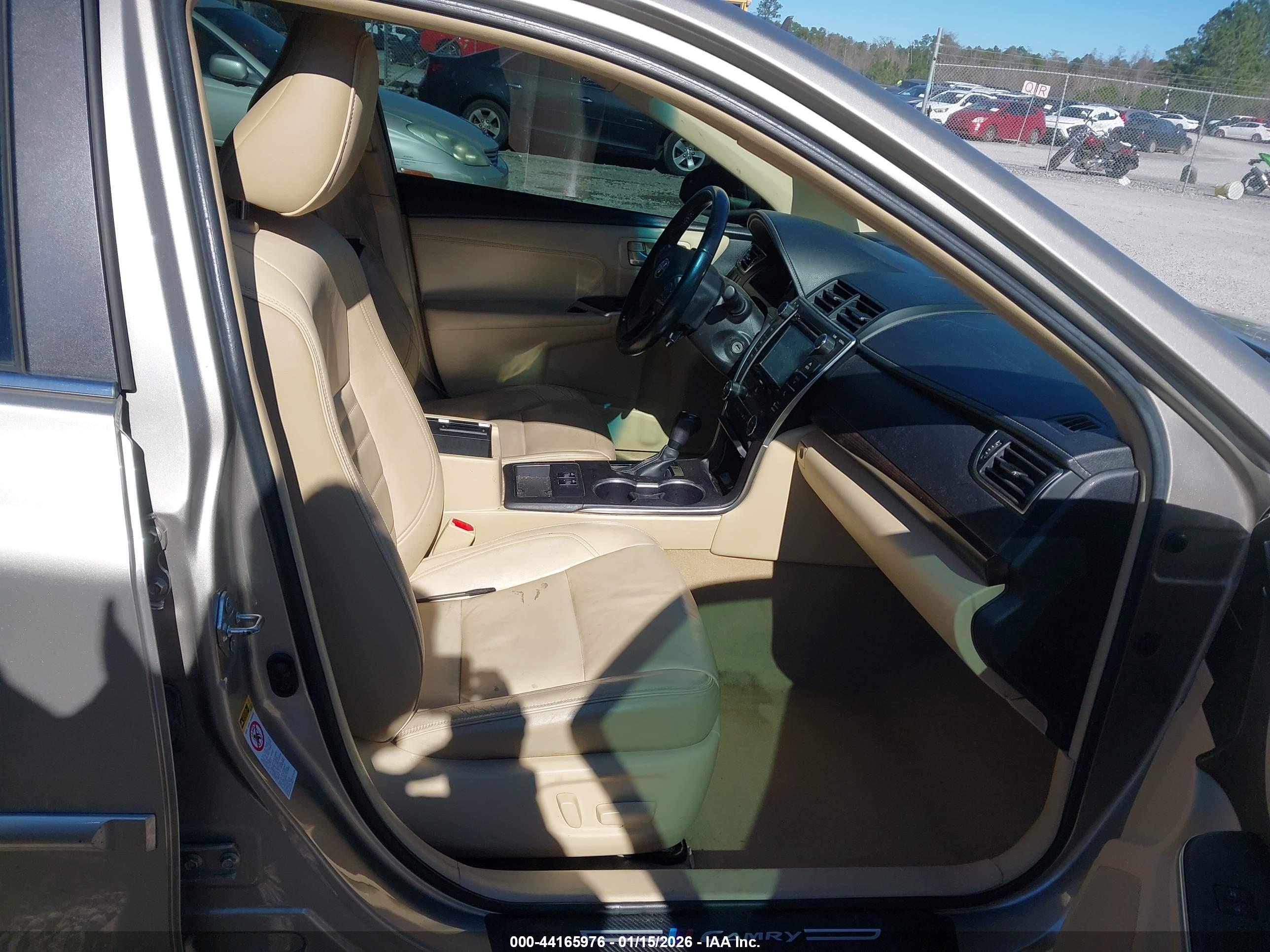 TOYOTA CAMRY image 5