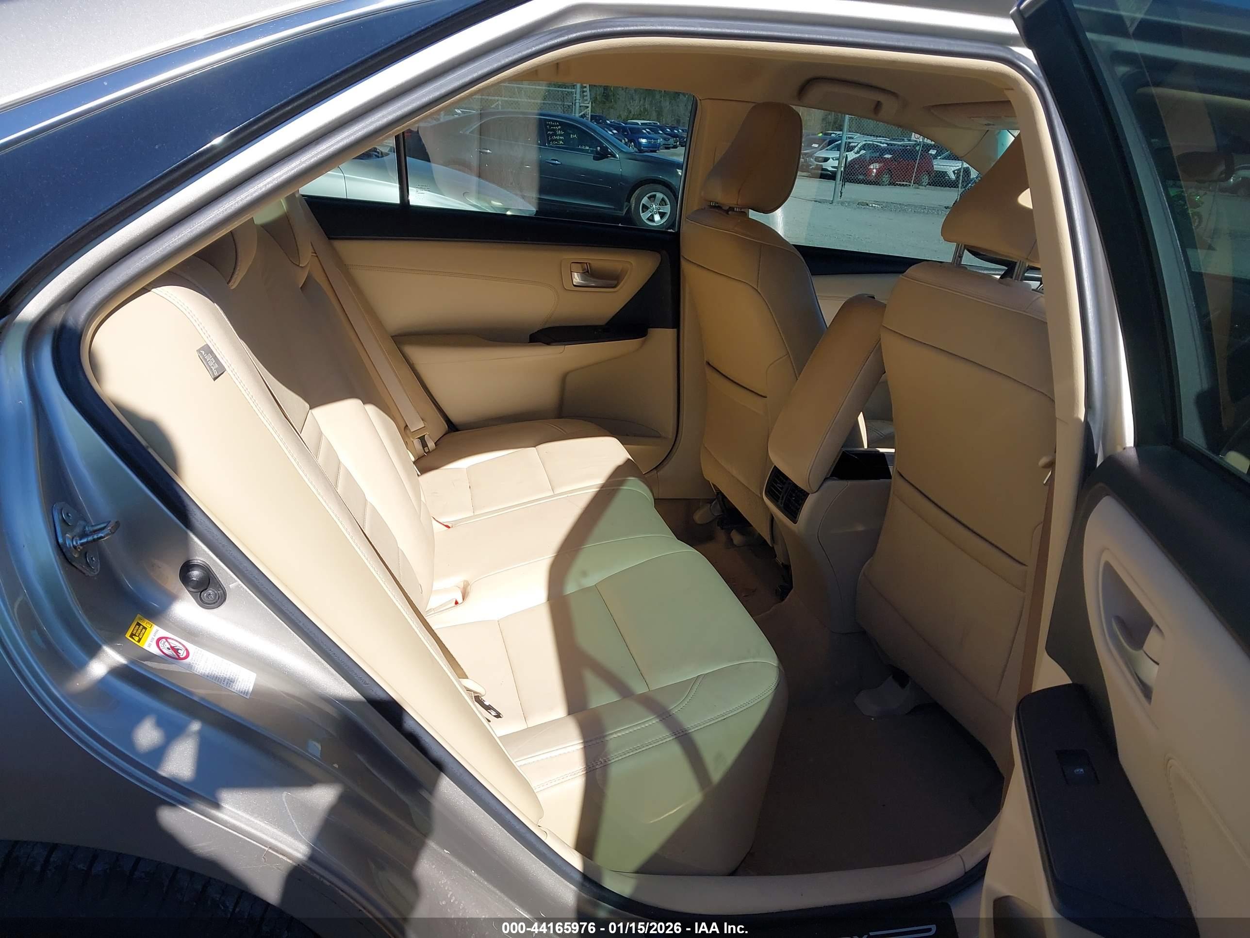TOYOTA CAMRY image 8