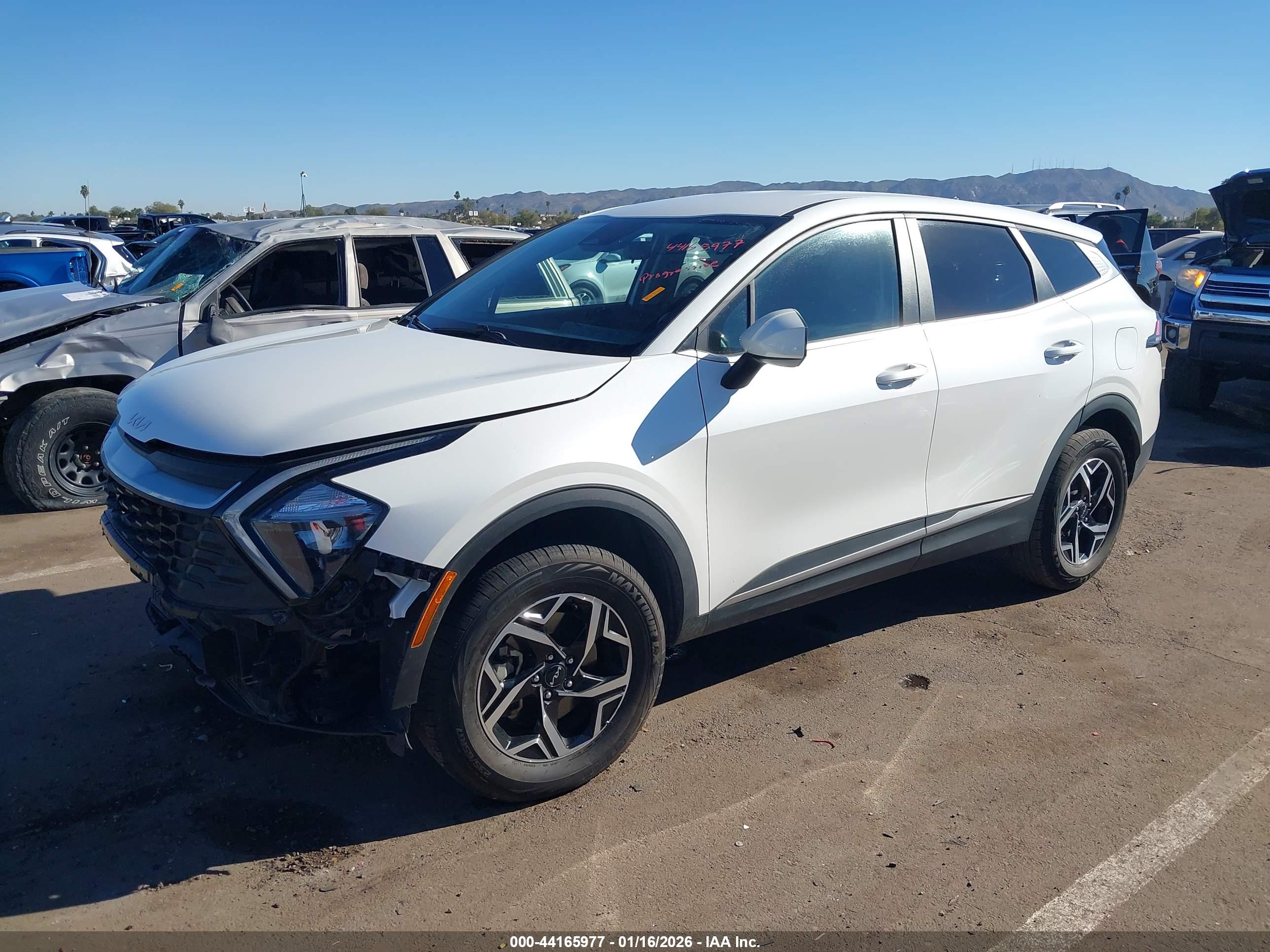 KIA SPORTAGE image 2