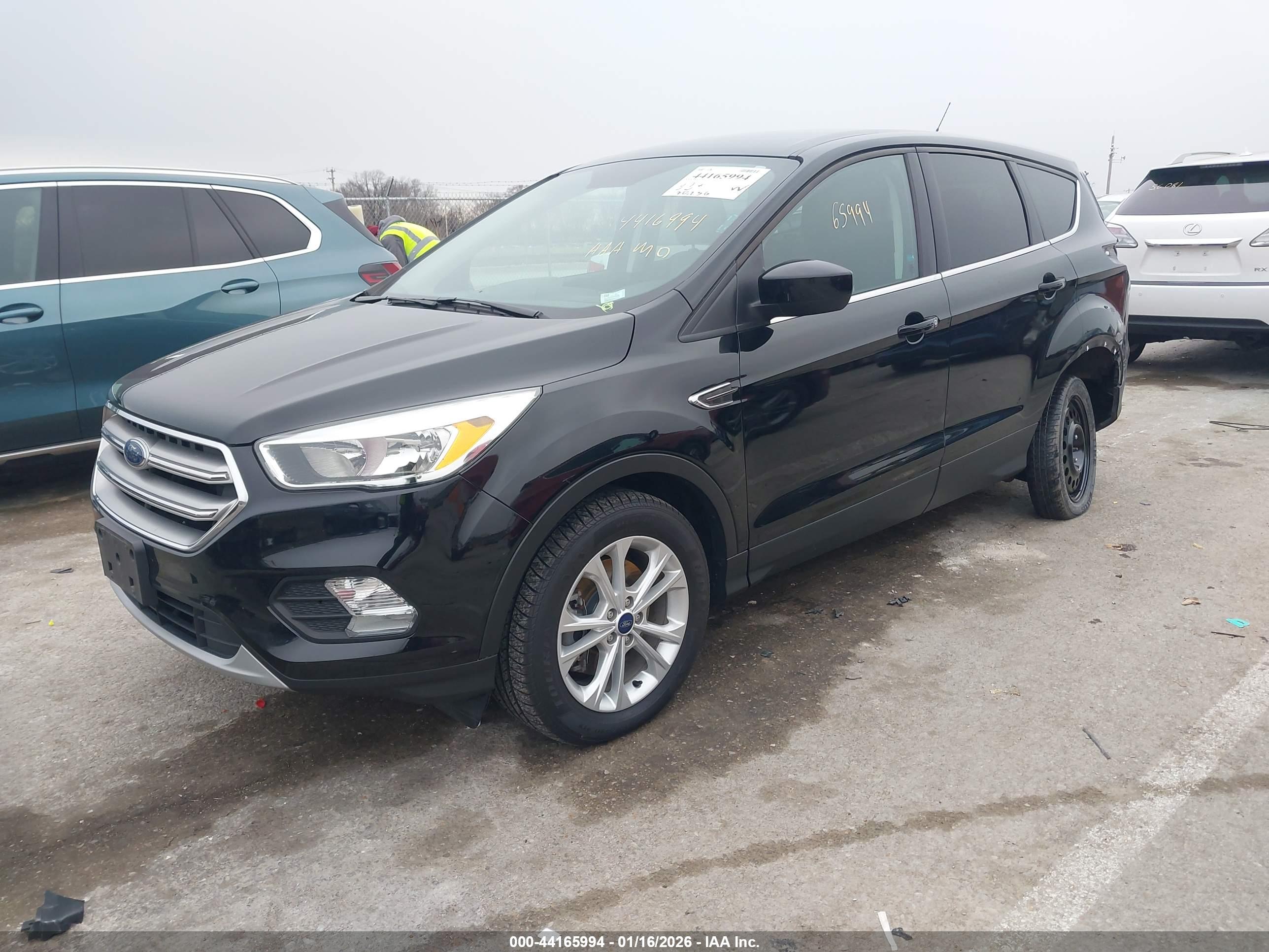FORD ESCAPE image 2