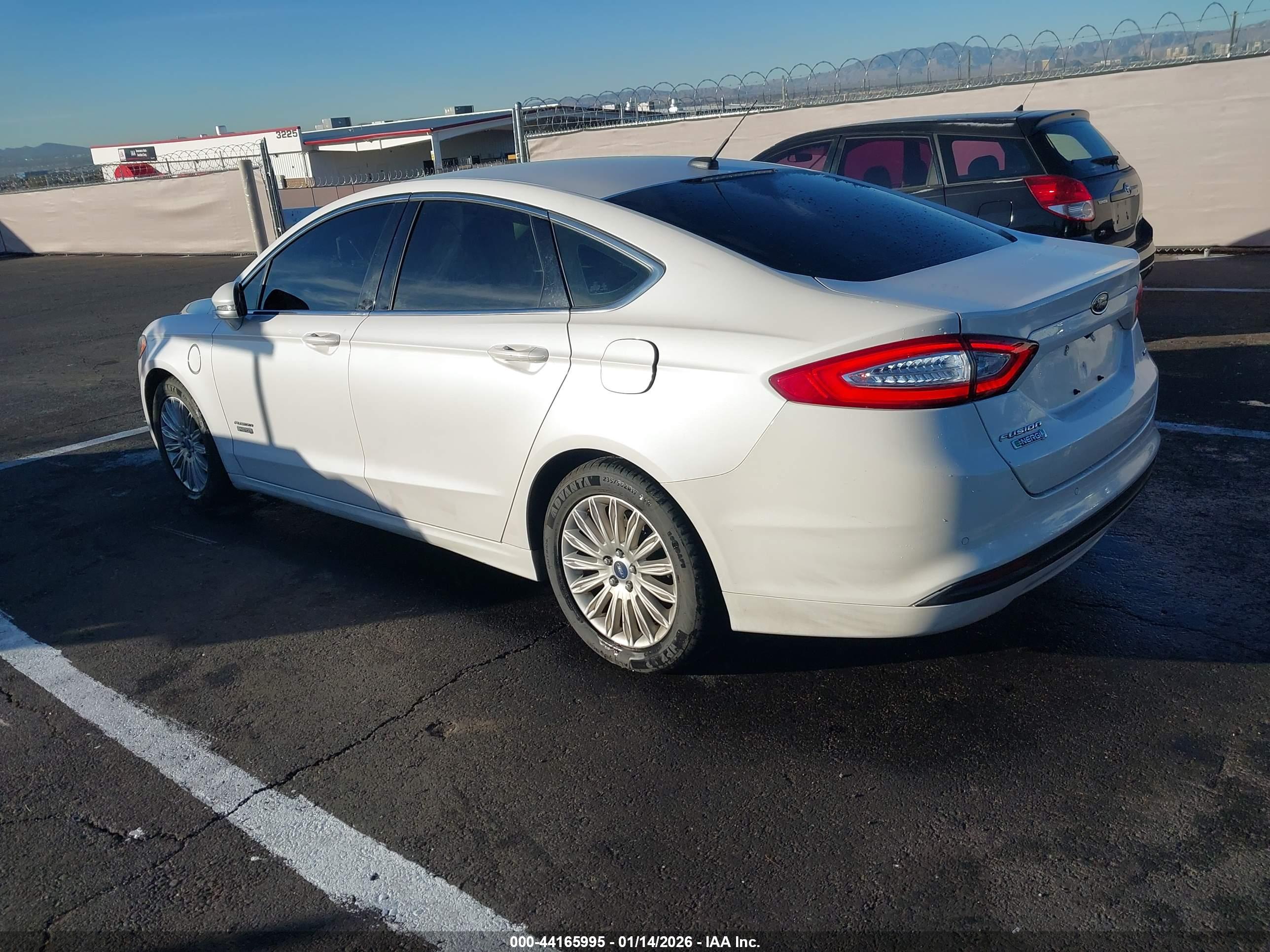 FORD FUSION image 3