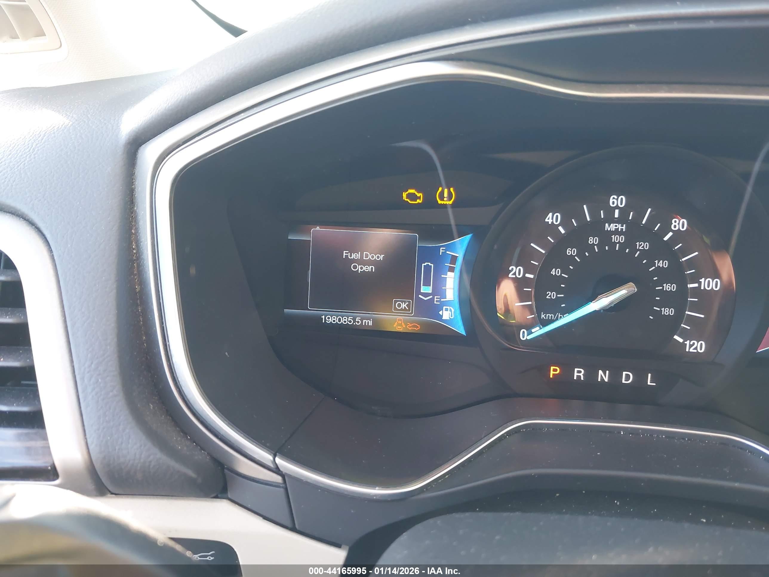 FORD FUSION image 7