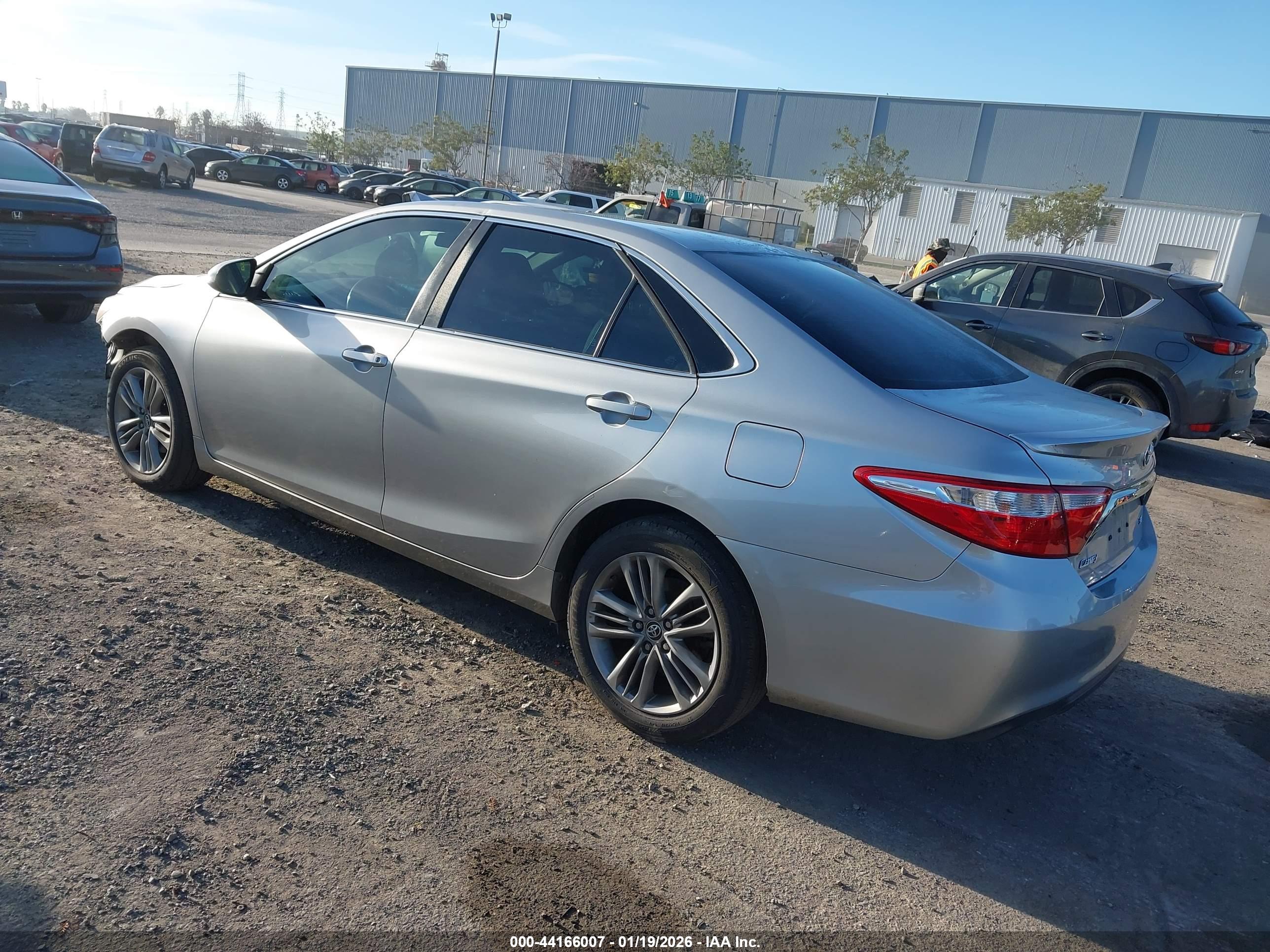 TOYOTA CAMRY image 3