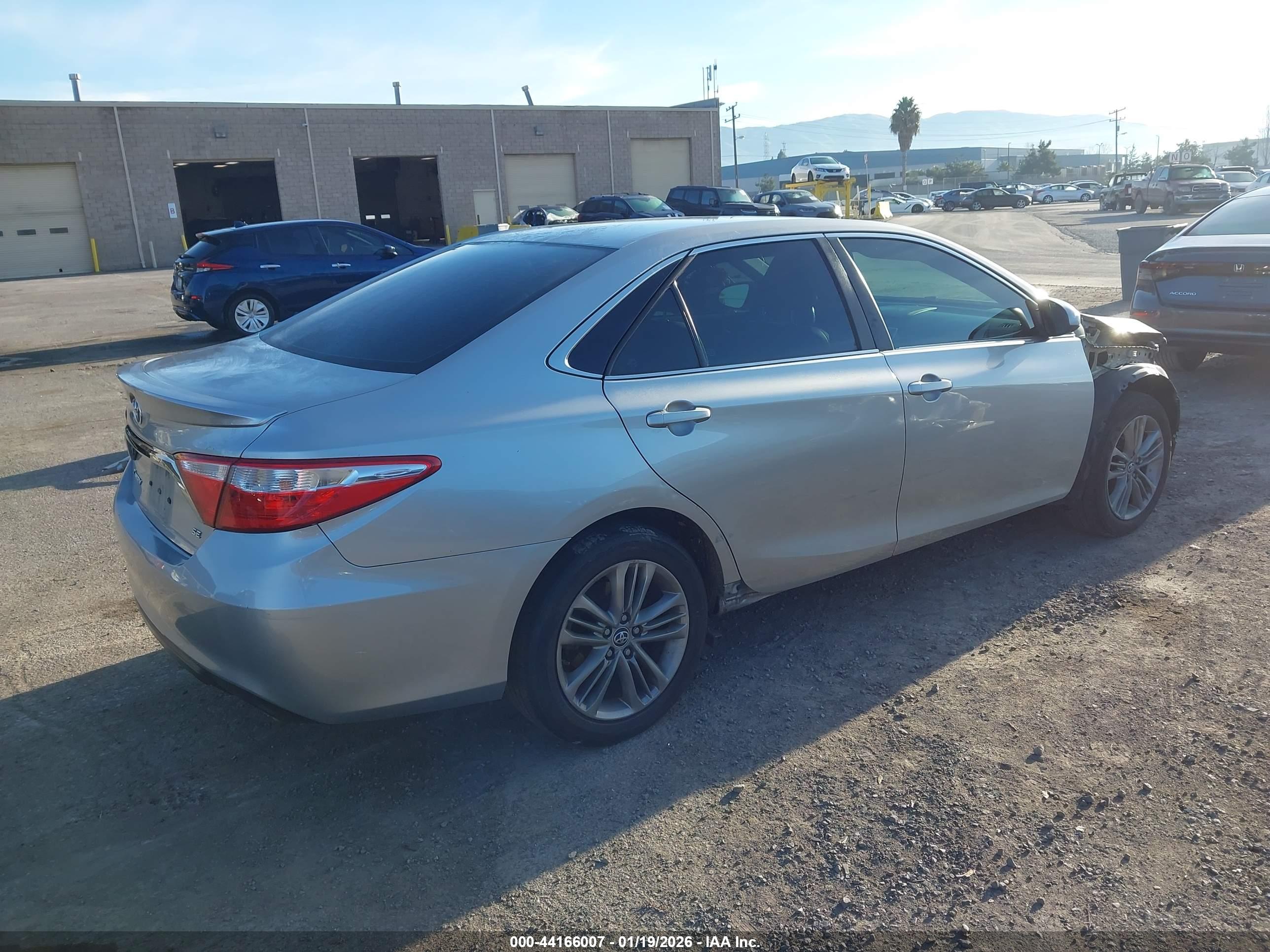 TOYOTA CAMRY image 4