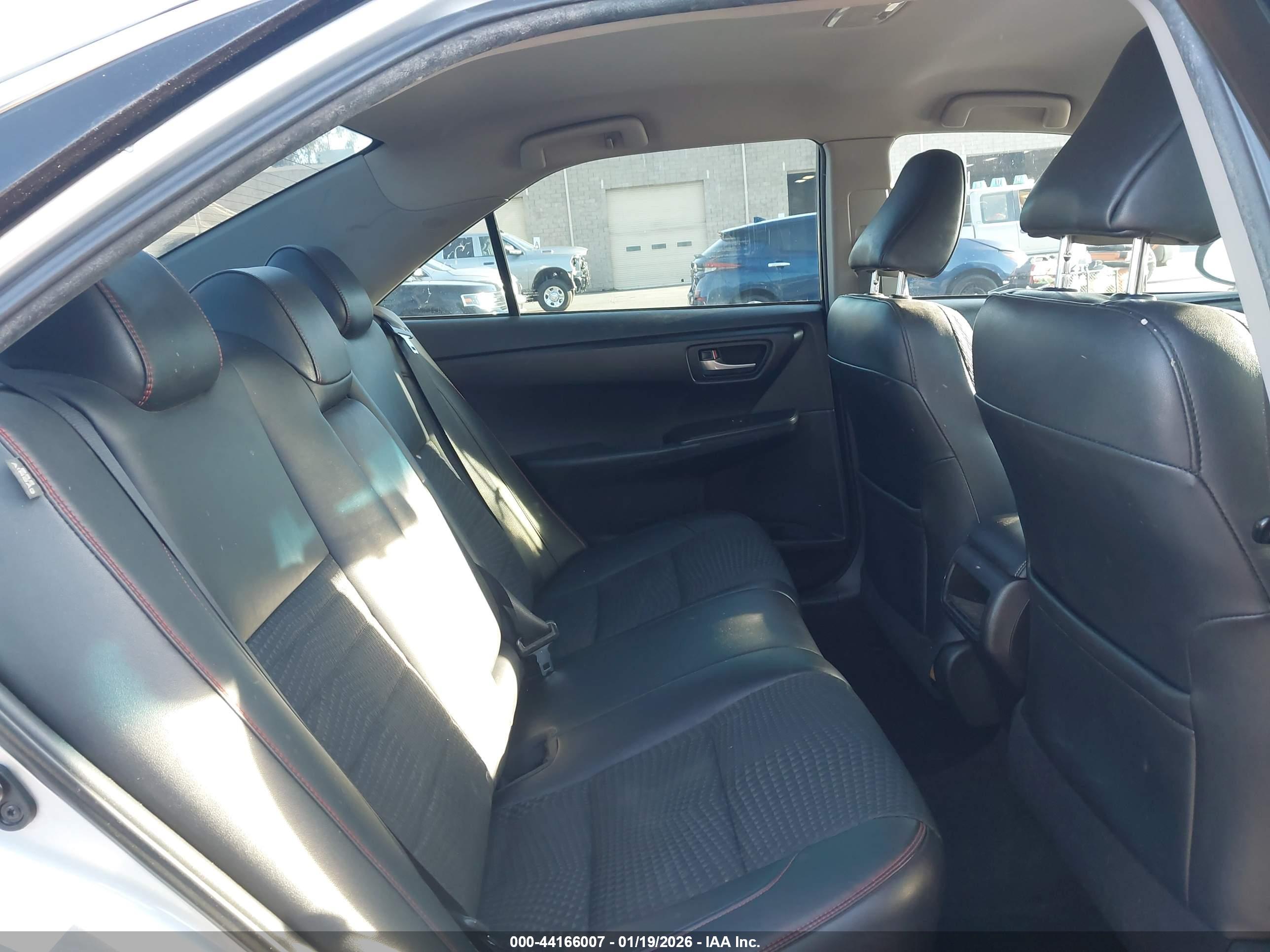 TOYOTA CAMRY image 8