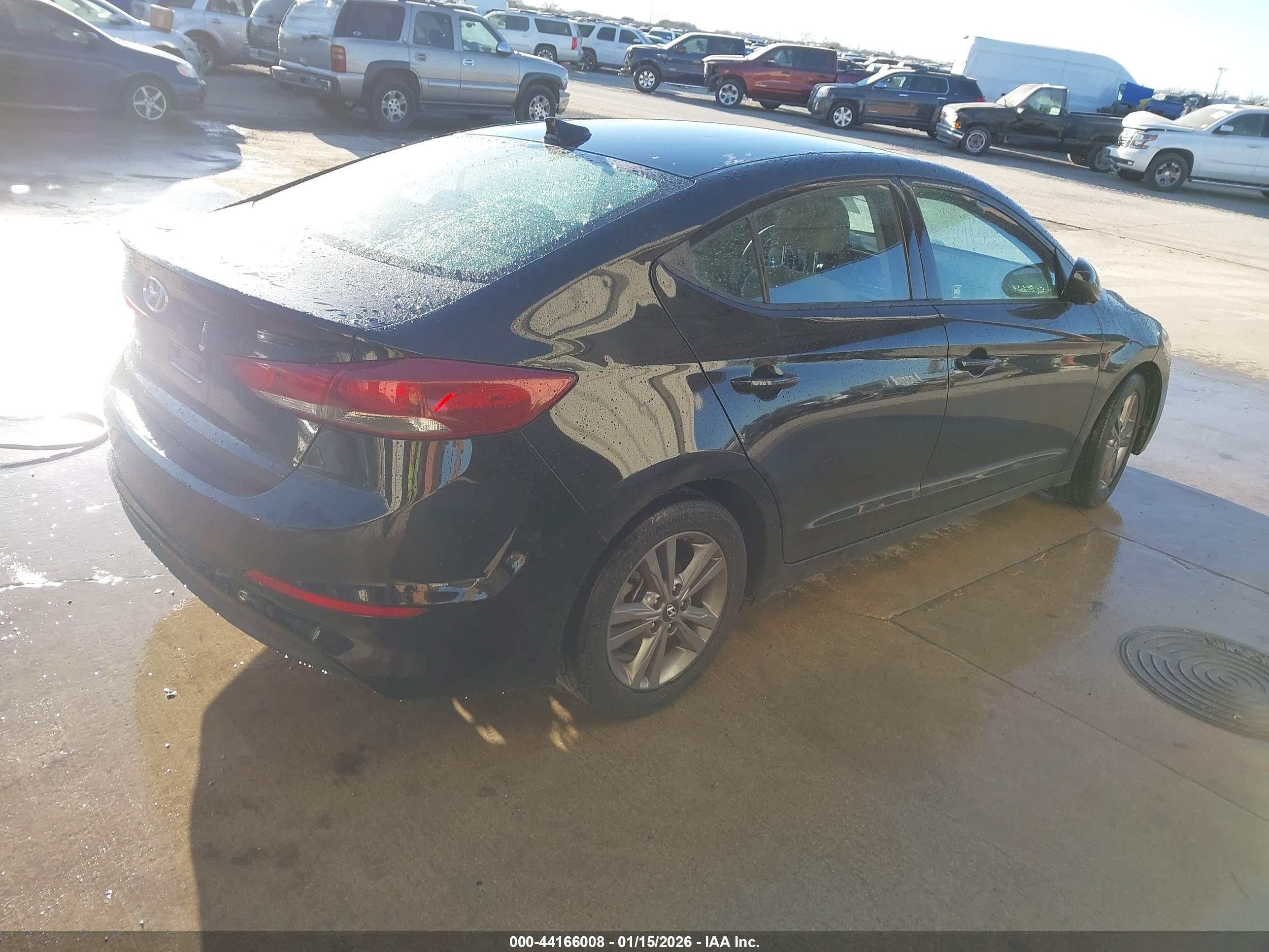 HYUNDAI ELANTRA image 4