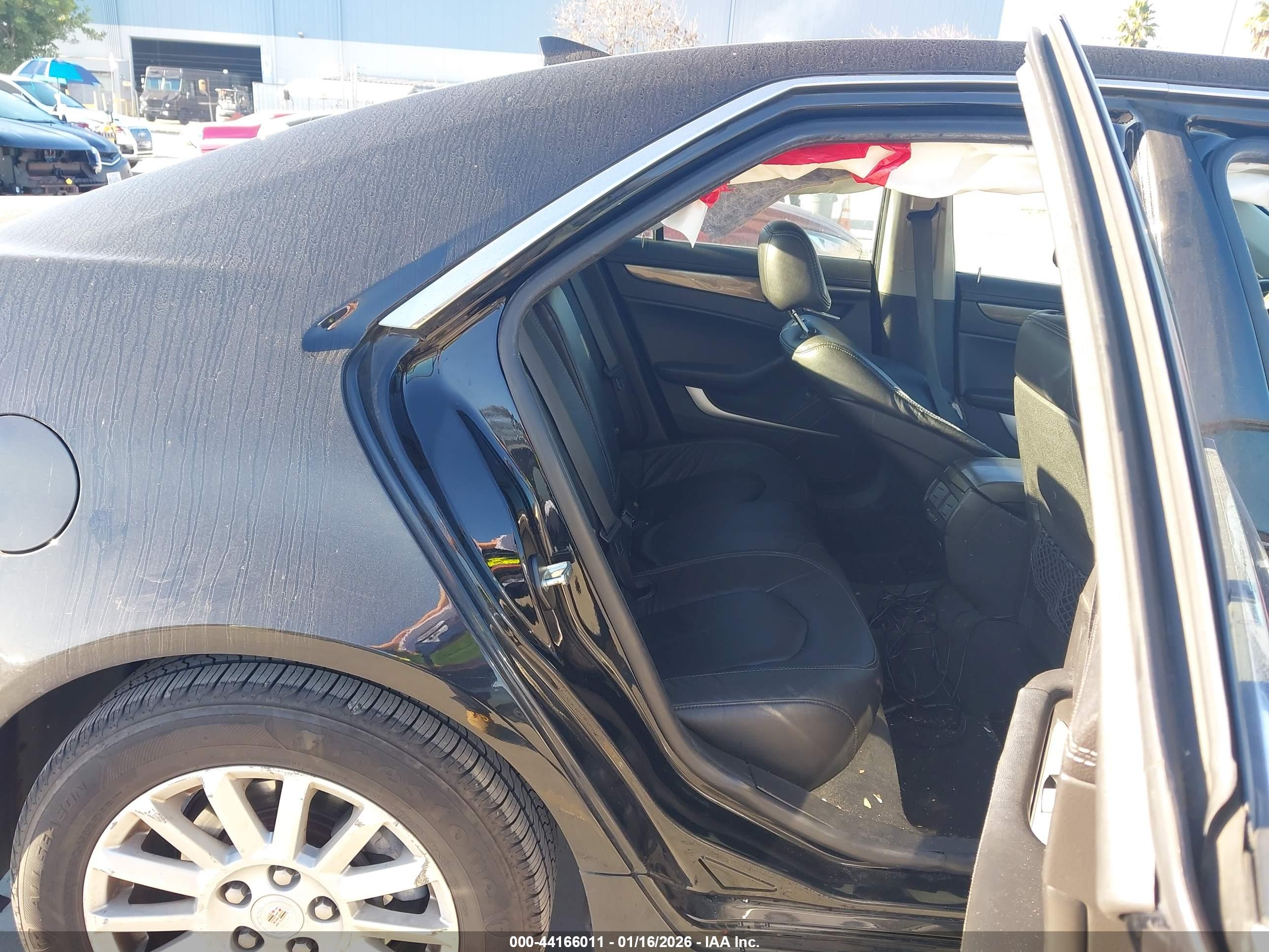 CADILLAC CTS image 8