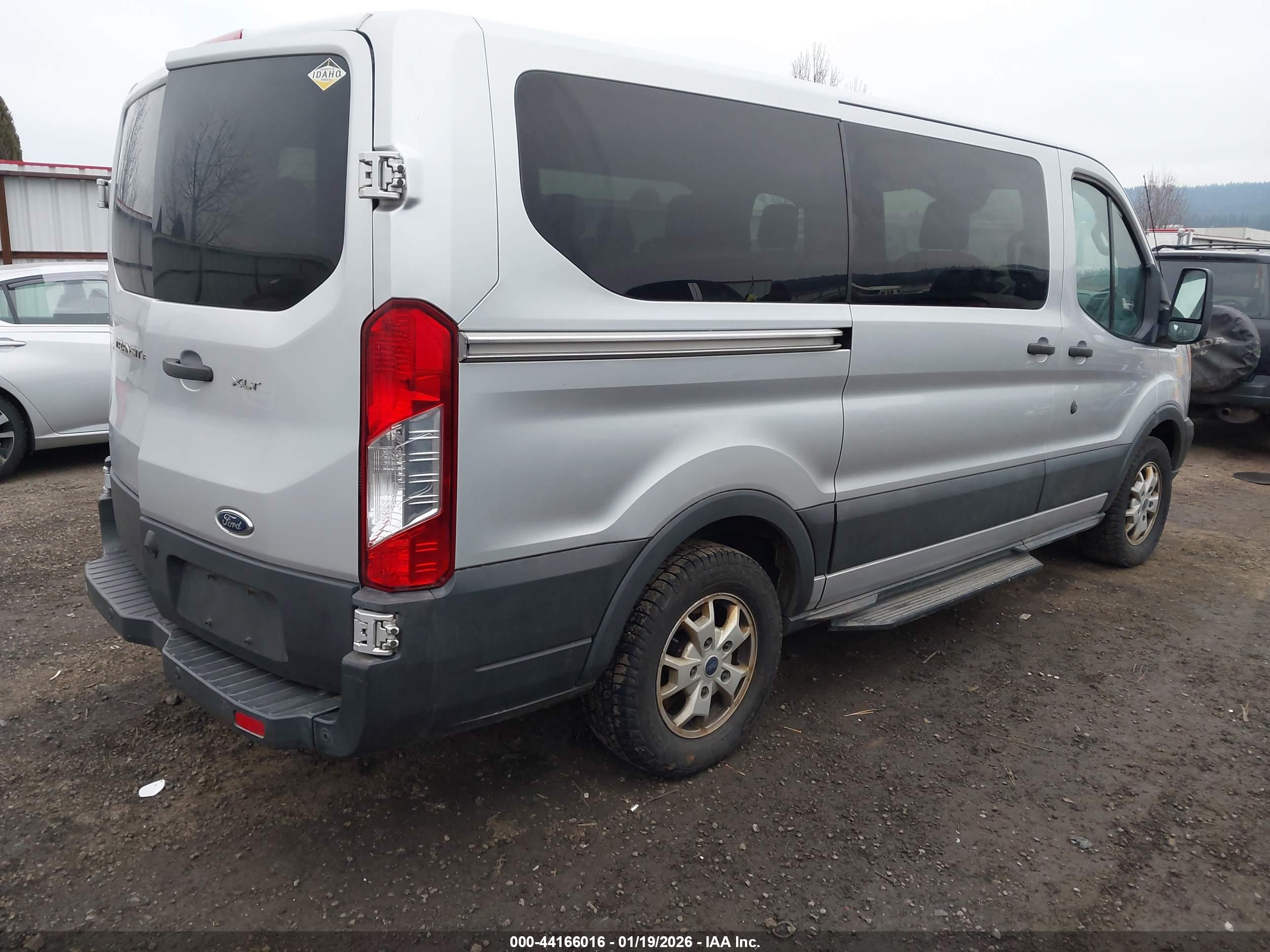FORD TRANSIT-150 image 4