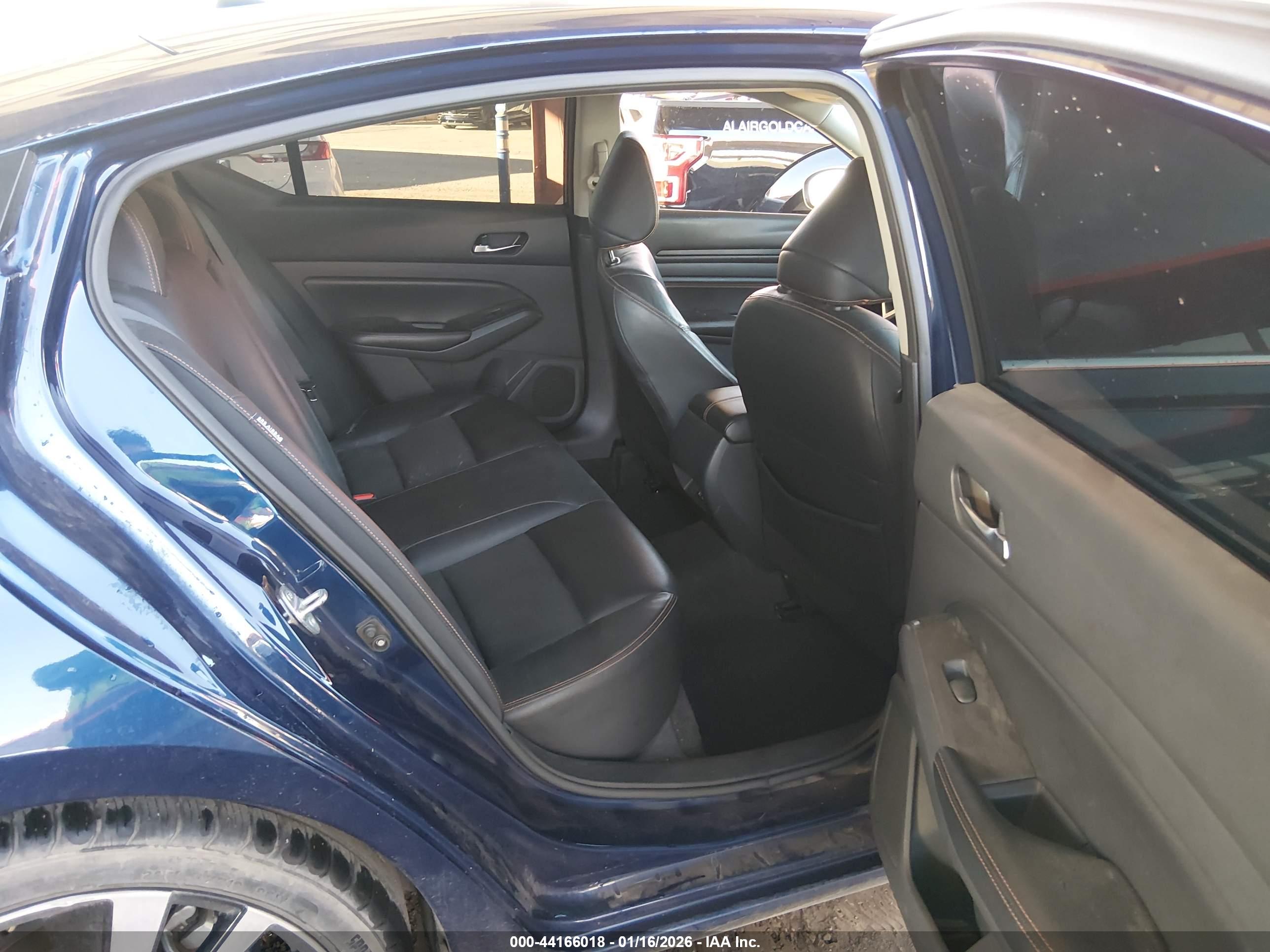 NISSAN ALTIMA image 8
