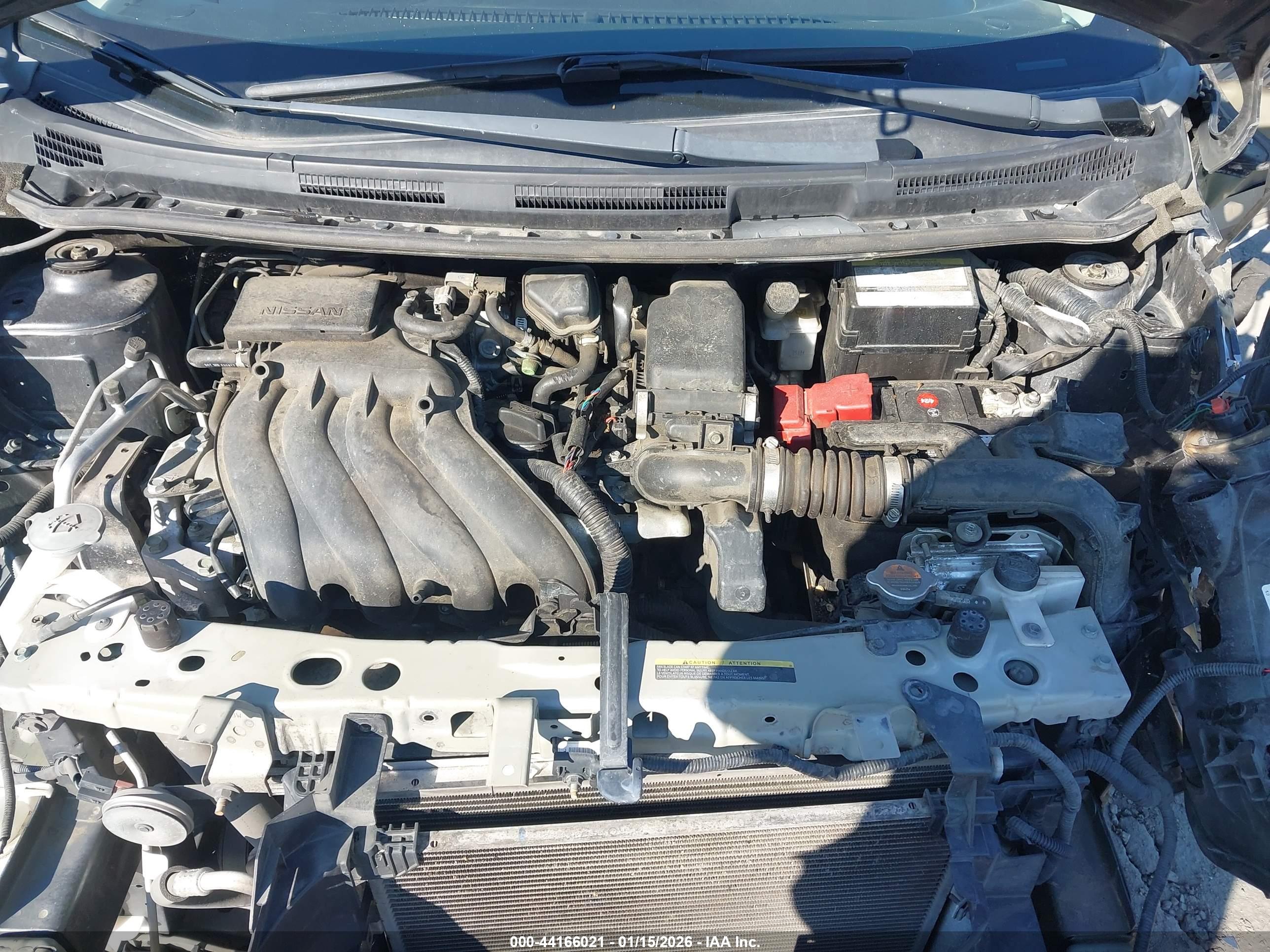 NISSAN VERSA image 10