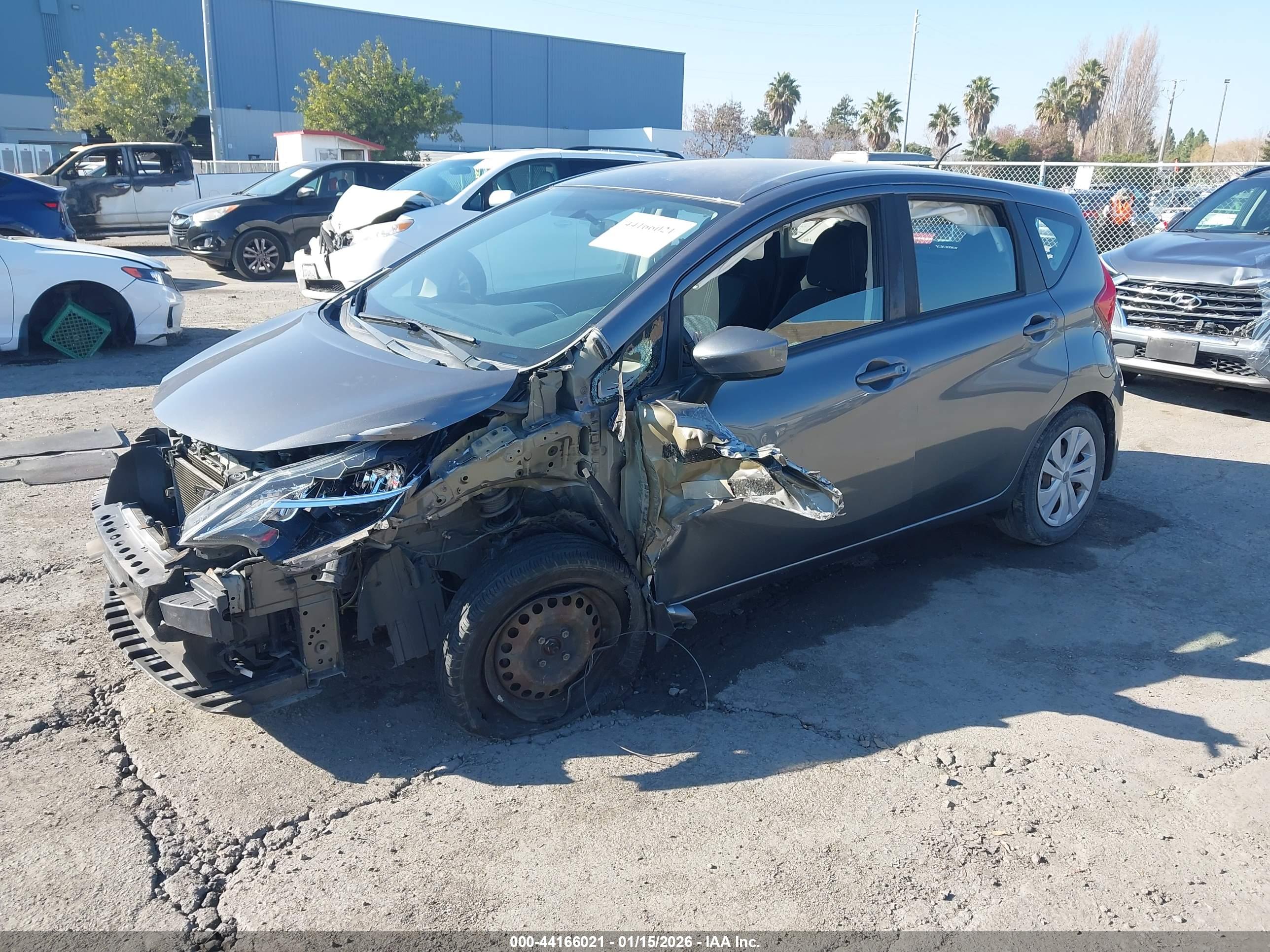 NISSAN VERSA image 2