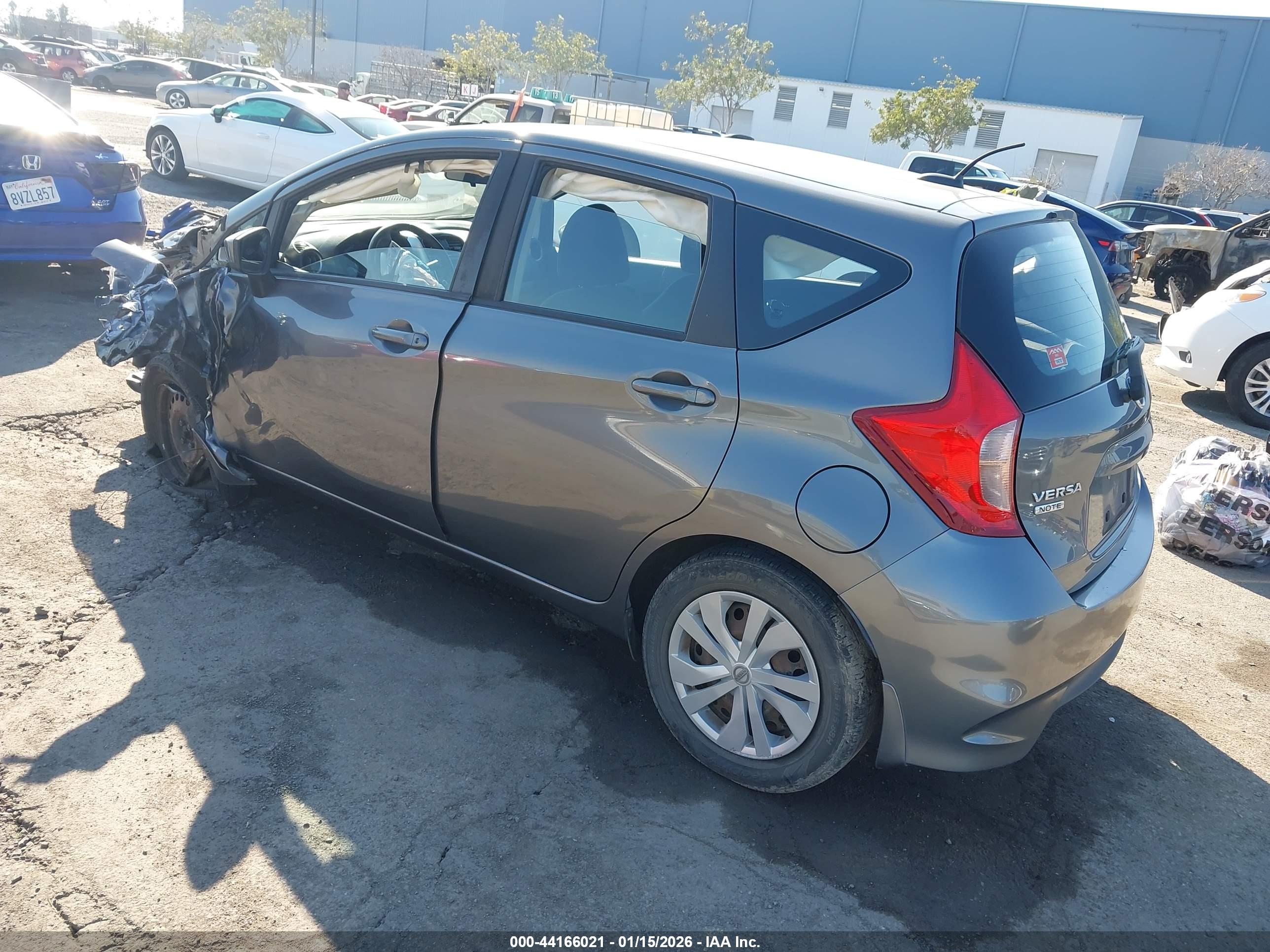 NISSAN VERSA image 3
