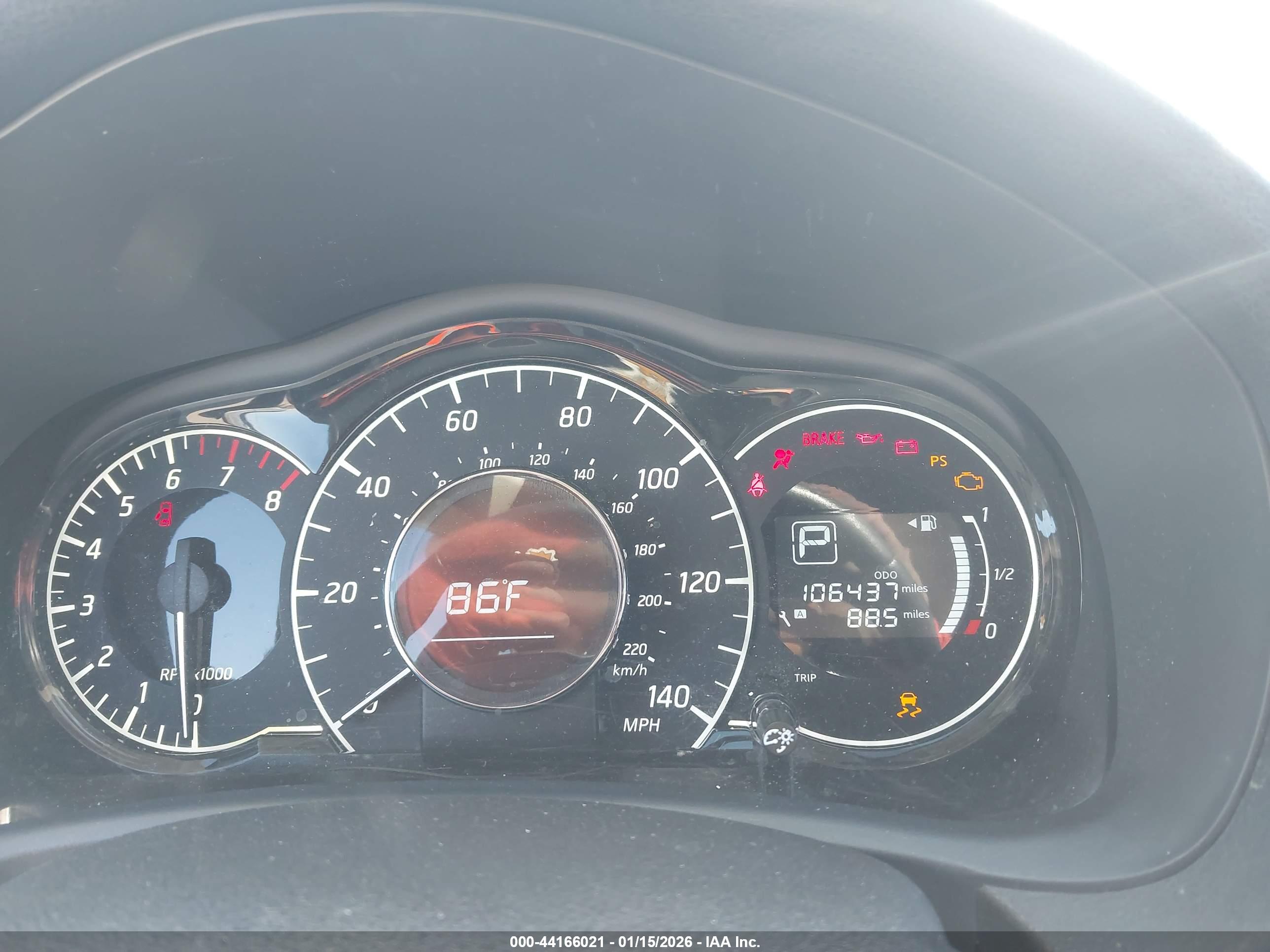 NISSAN VERSA image 7
