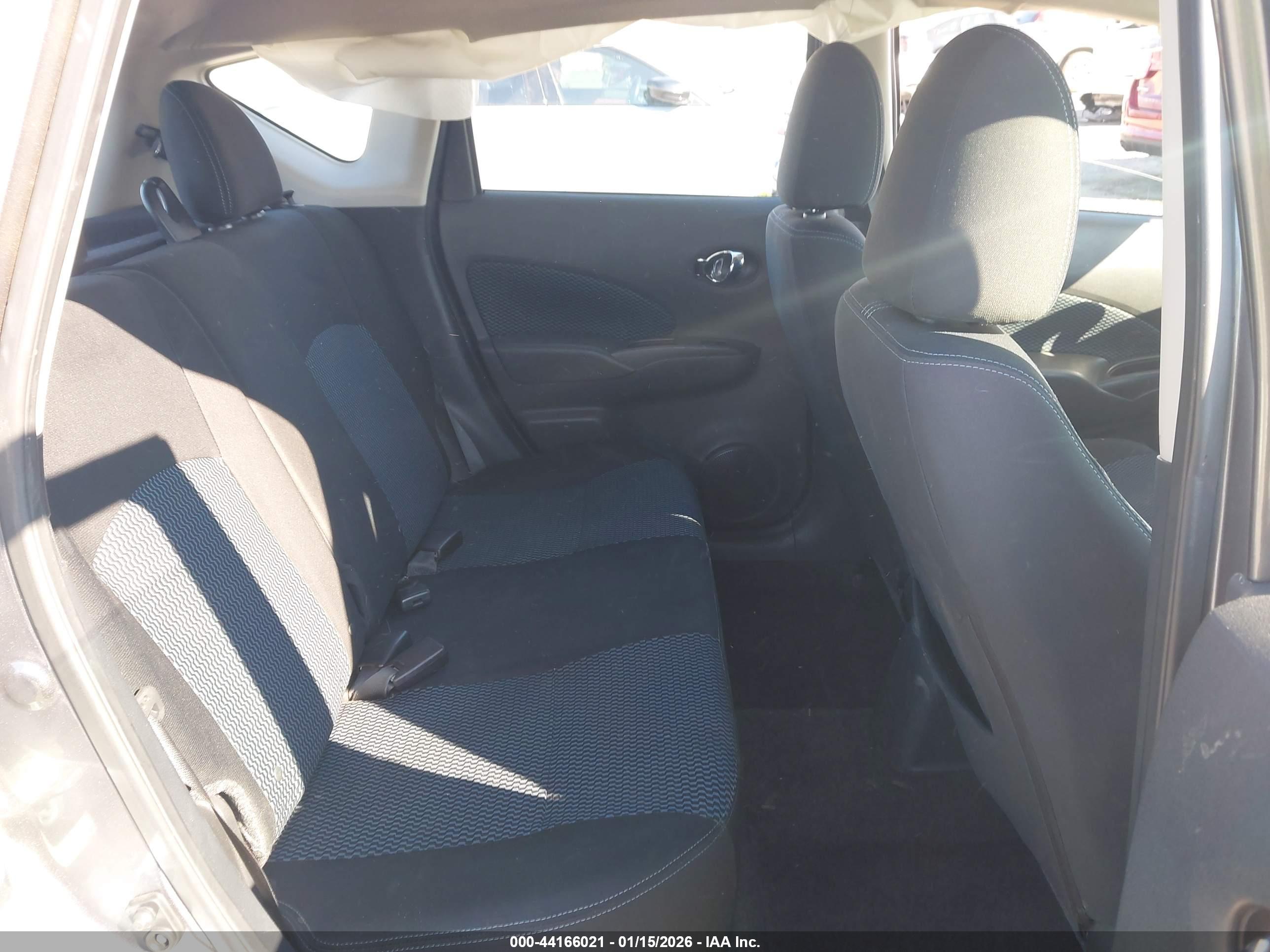 NISSAN VERSA image 8