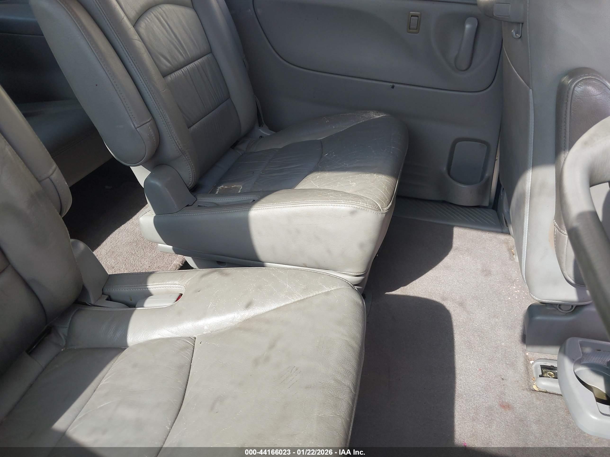 MAZDA MPV image 8