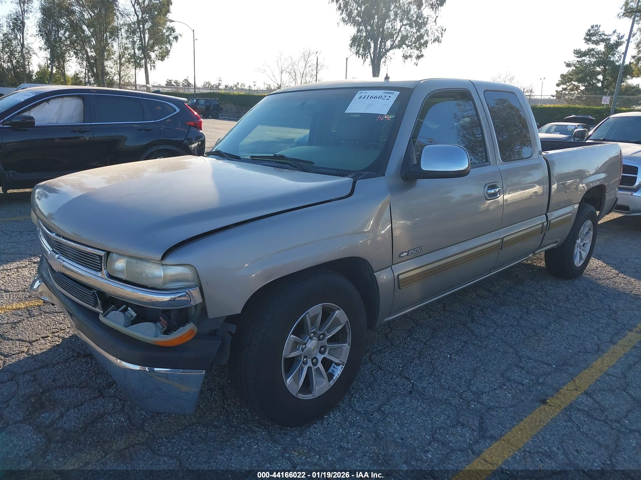 CHEVROLET SILVERADO image 2