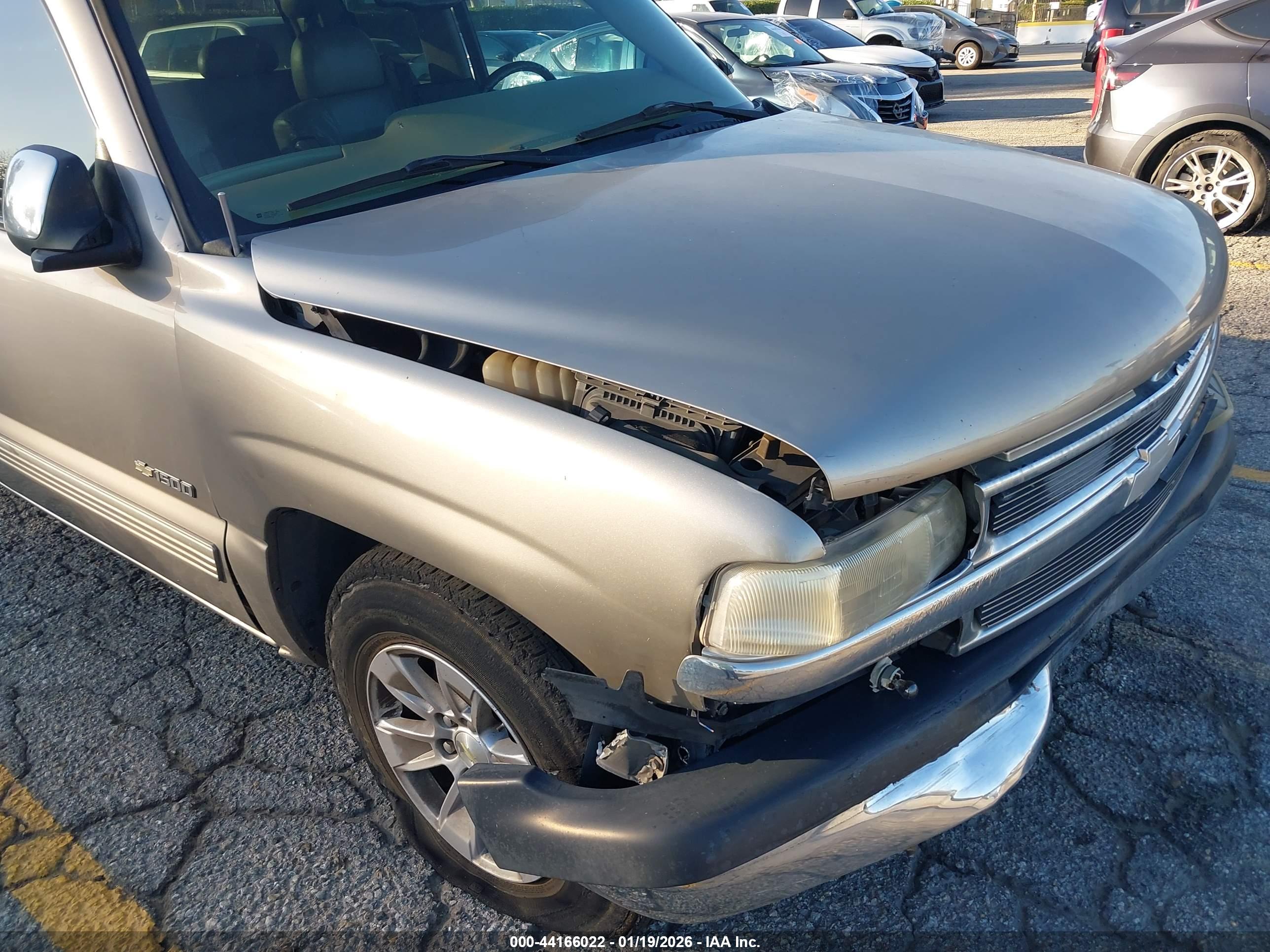 CHEVROLET SILVERADO image 6