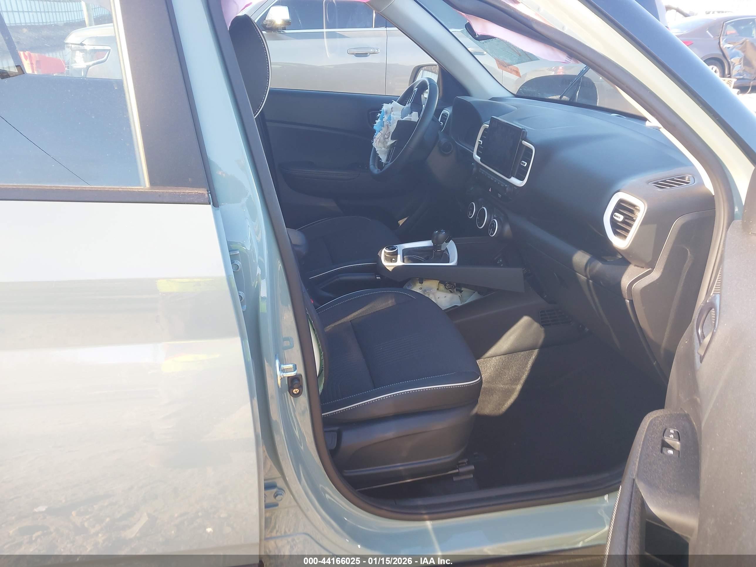 HYUNDAI VENUE image 5