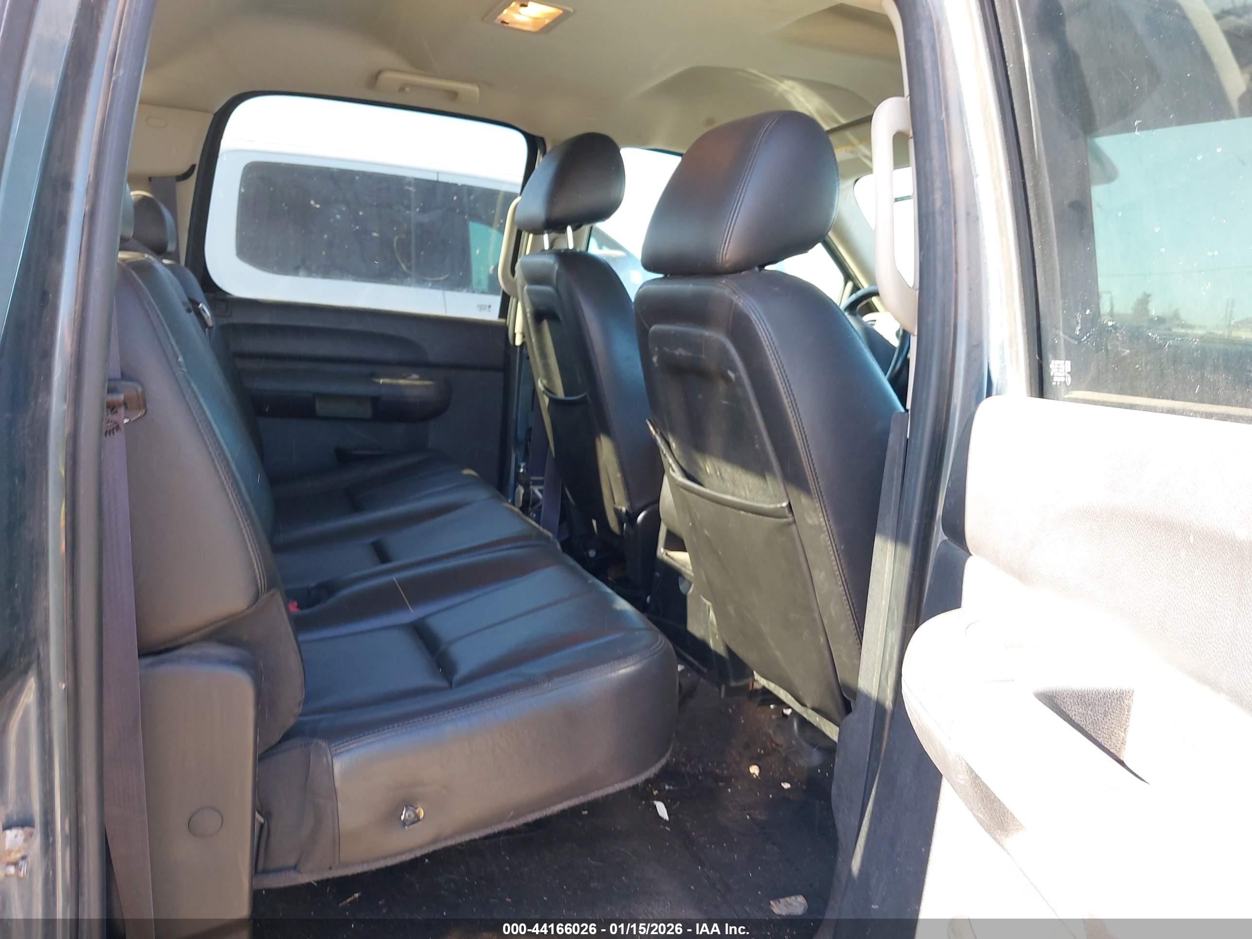 CHEVROLET SILVERADO image 8