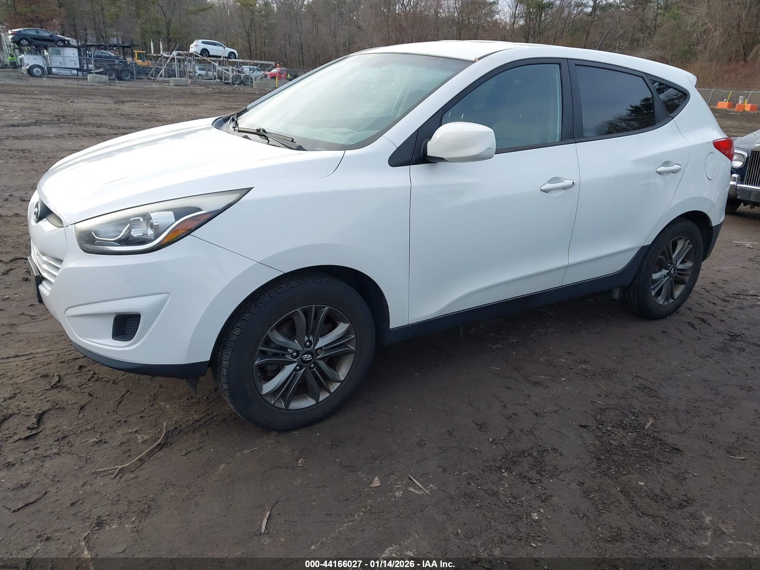 HYUNDAI TUCSON image 2