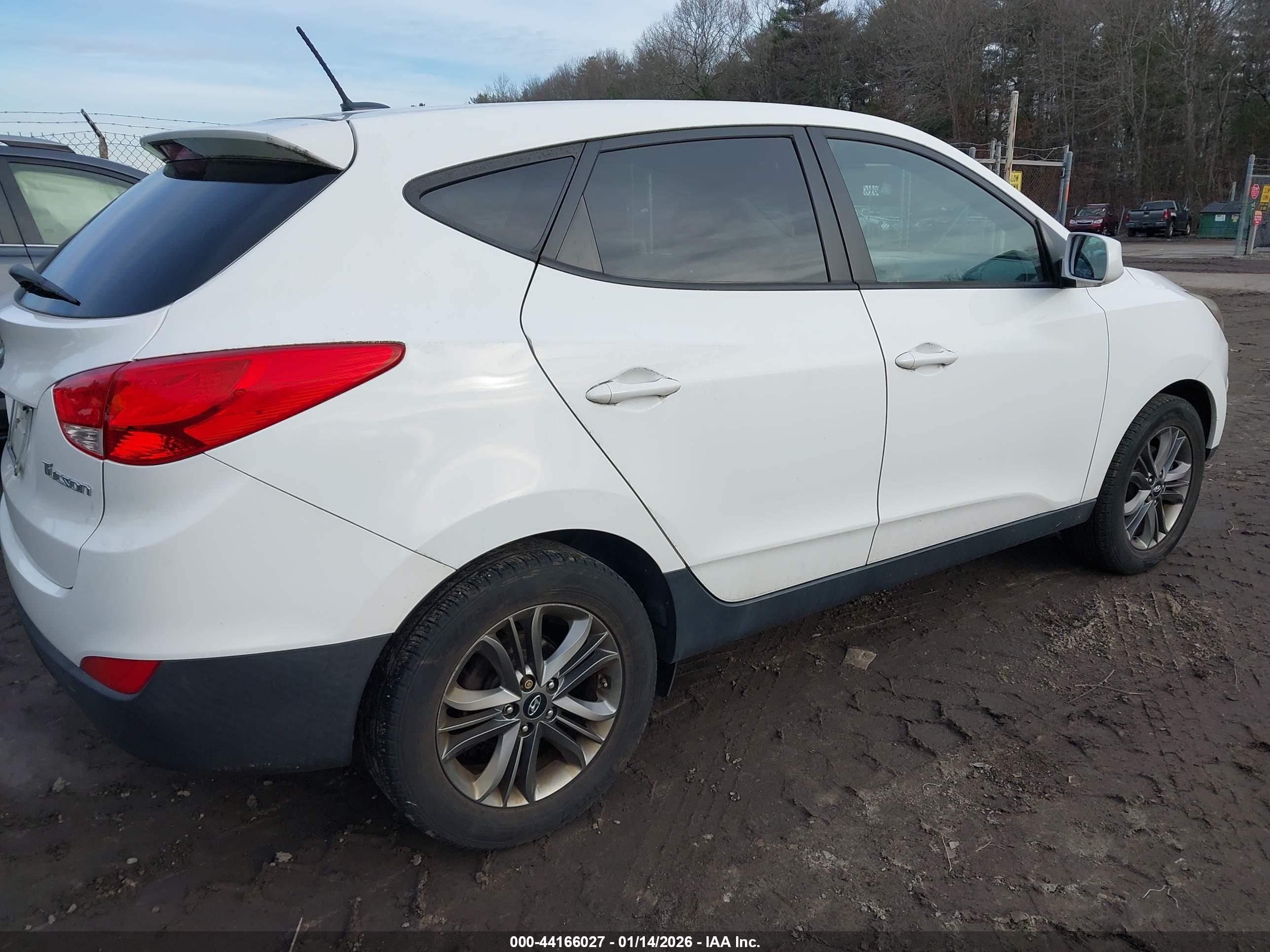 HYUNDAI TUCSON image 4