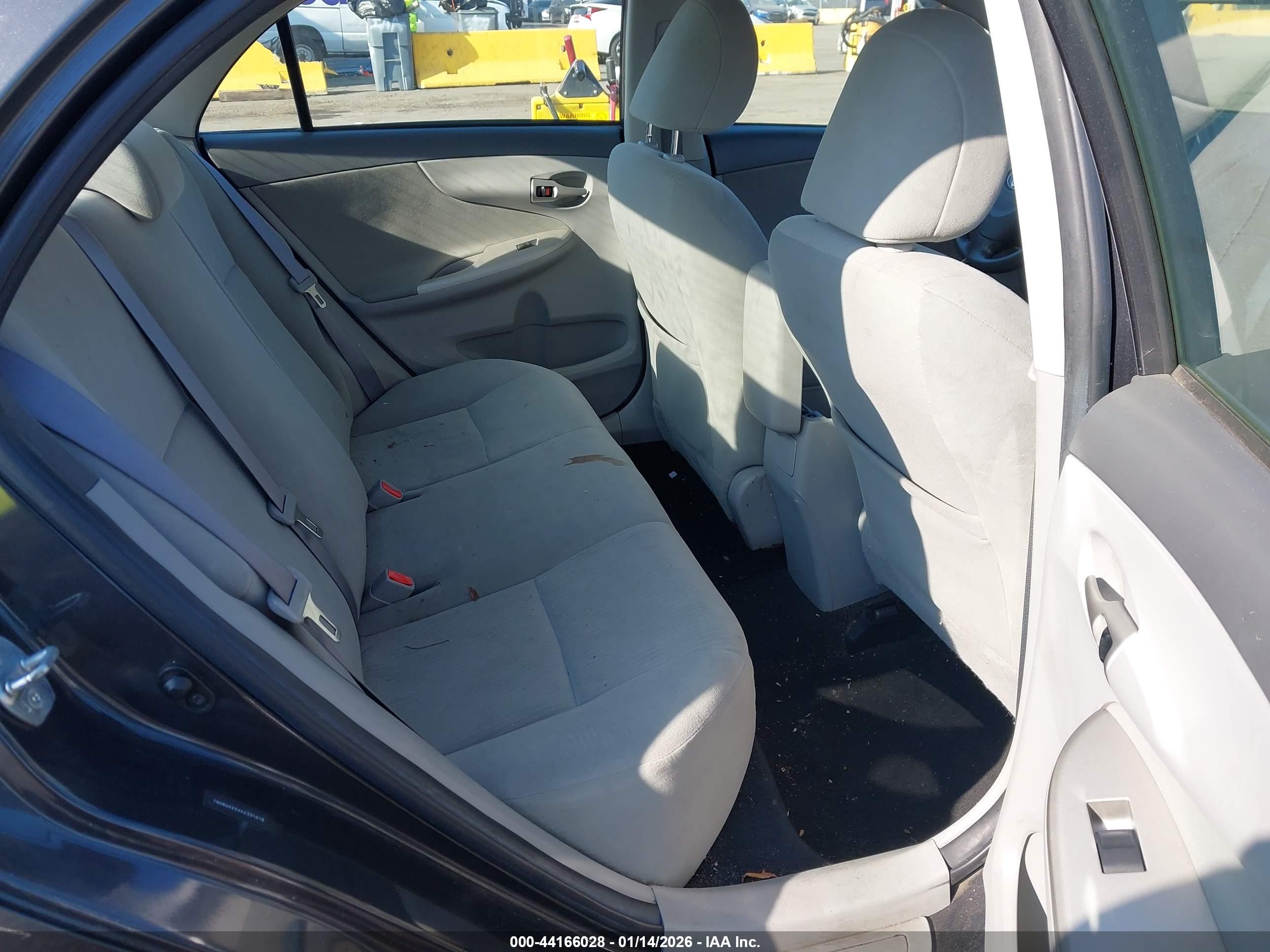 TOYOTA COROLLA image 8