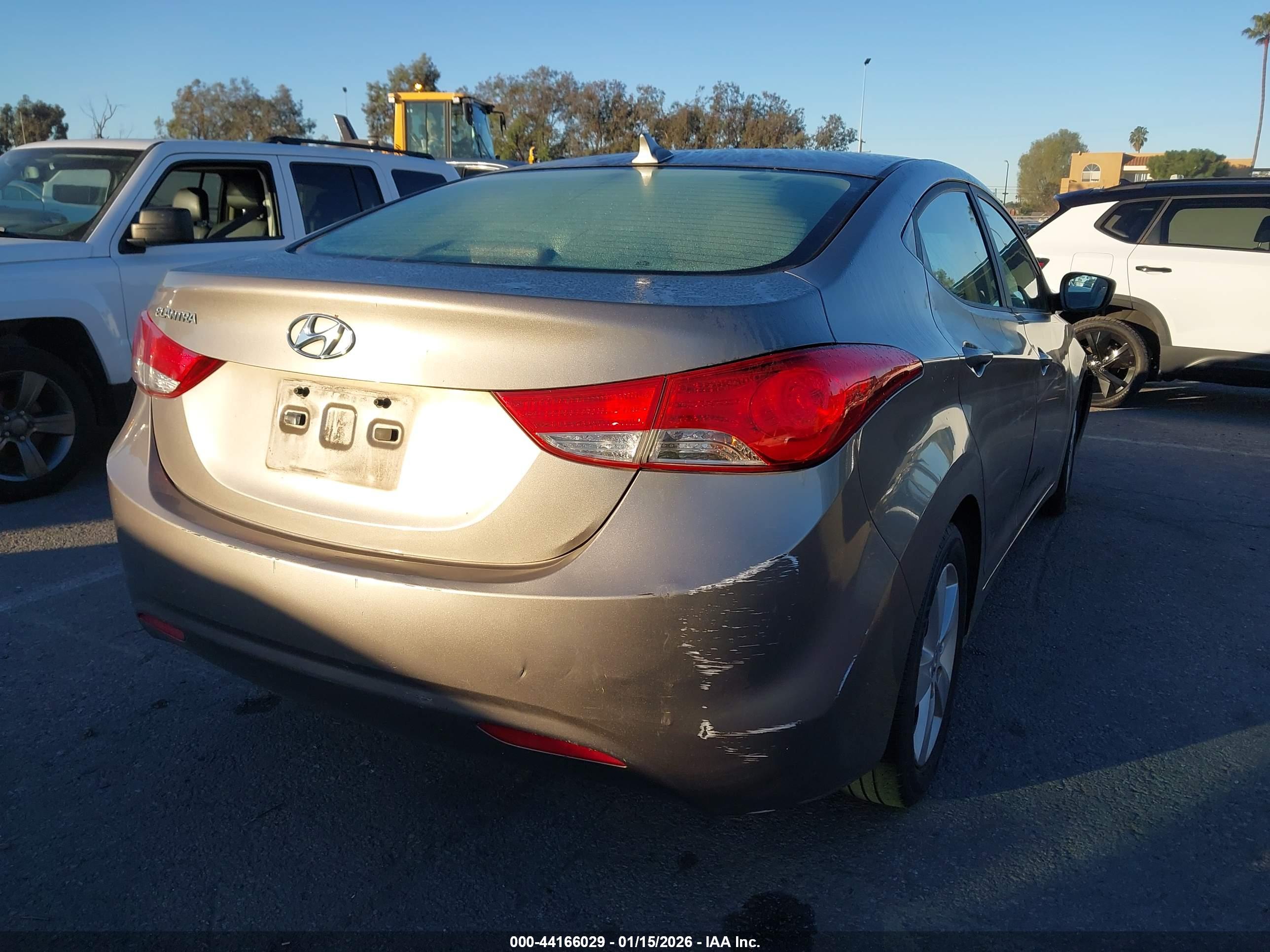 HYUNDAI ELANTRA image 4
