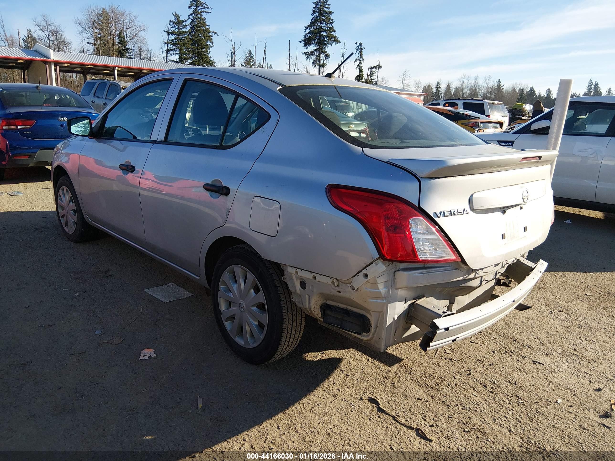 NISSAN VERSA image 3