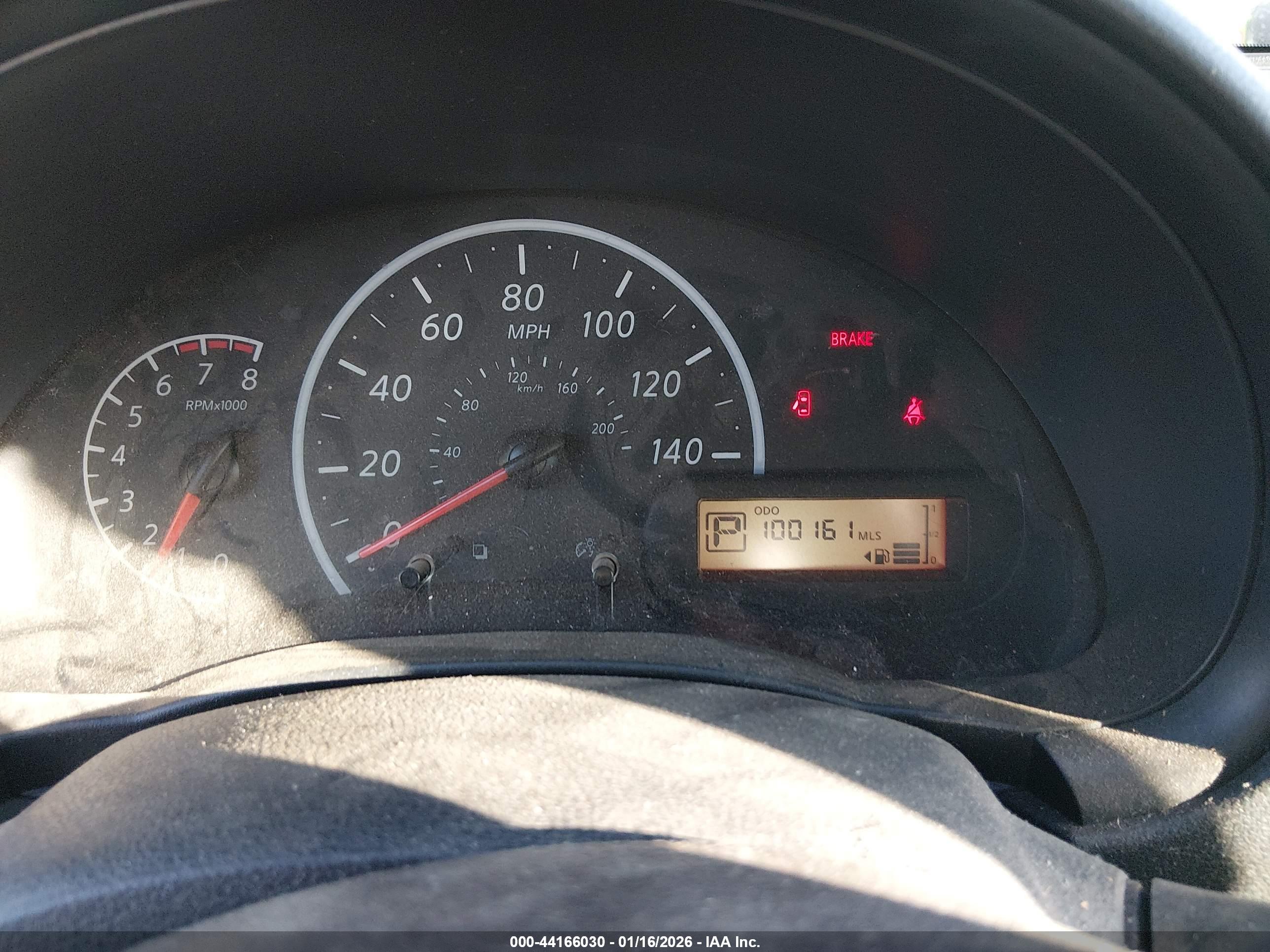 NISSAN VERSA image 7
