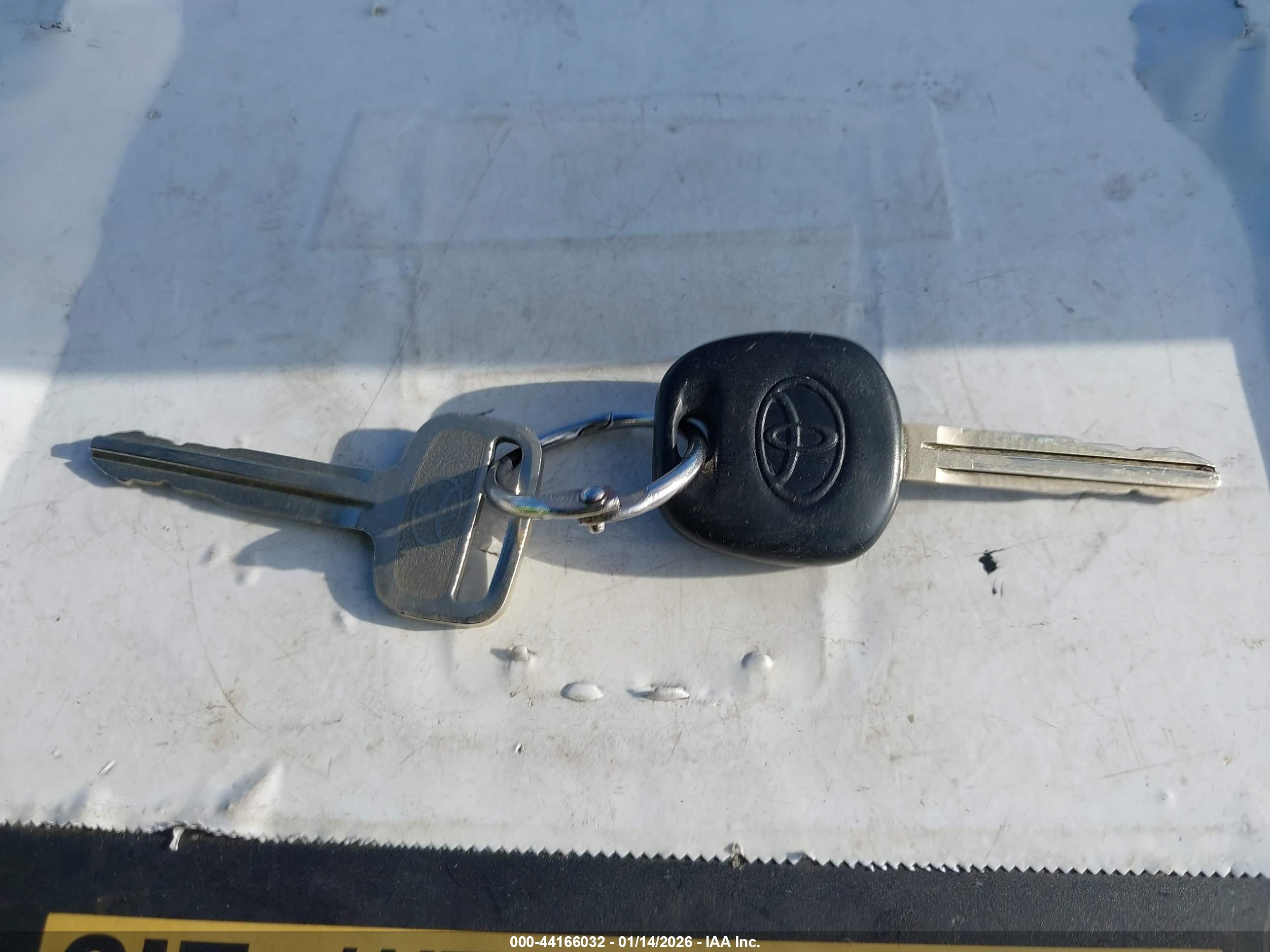 TOYOTA RAV4 image 11