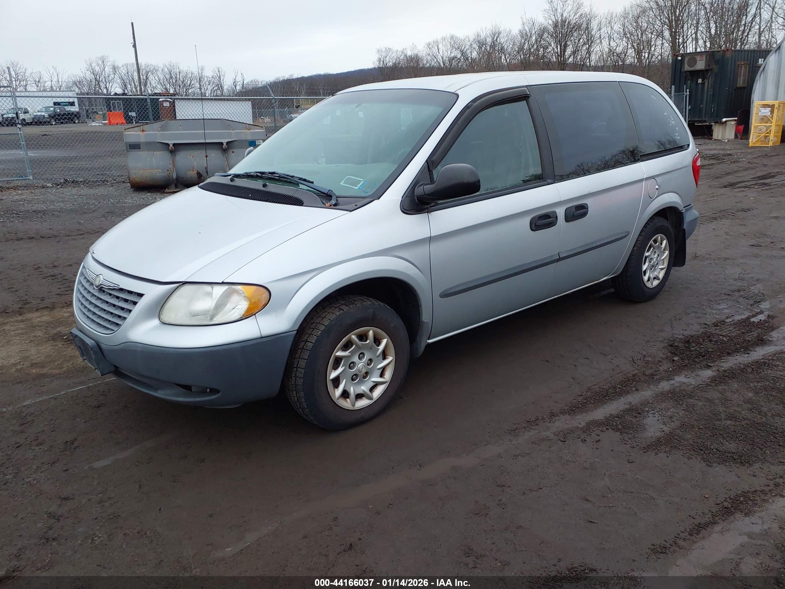 CHRYSLER VOYAGER image 2