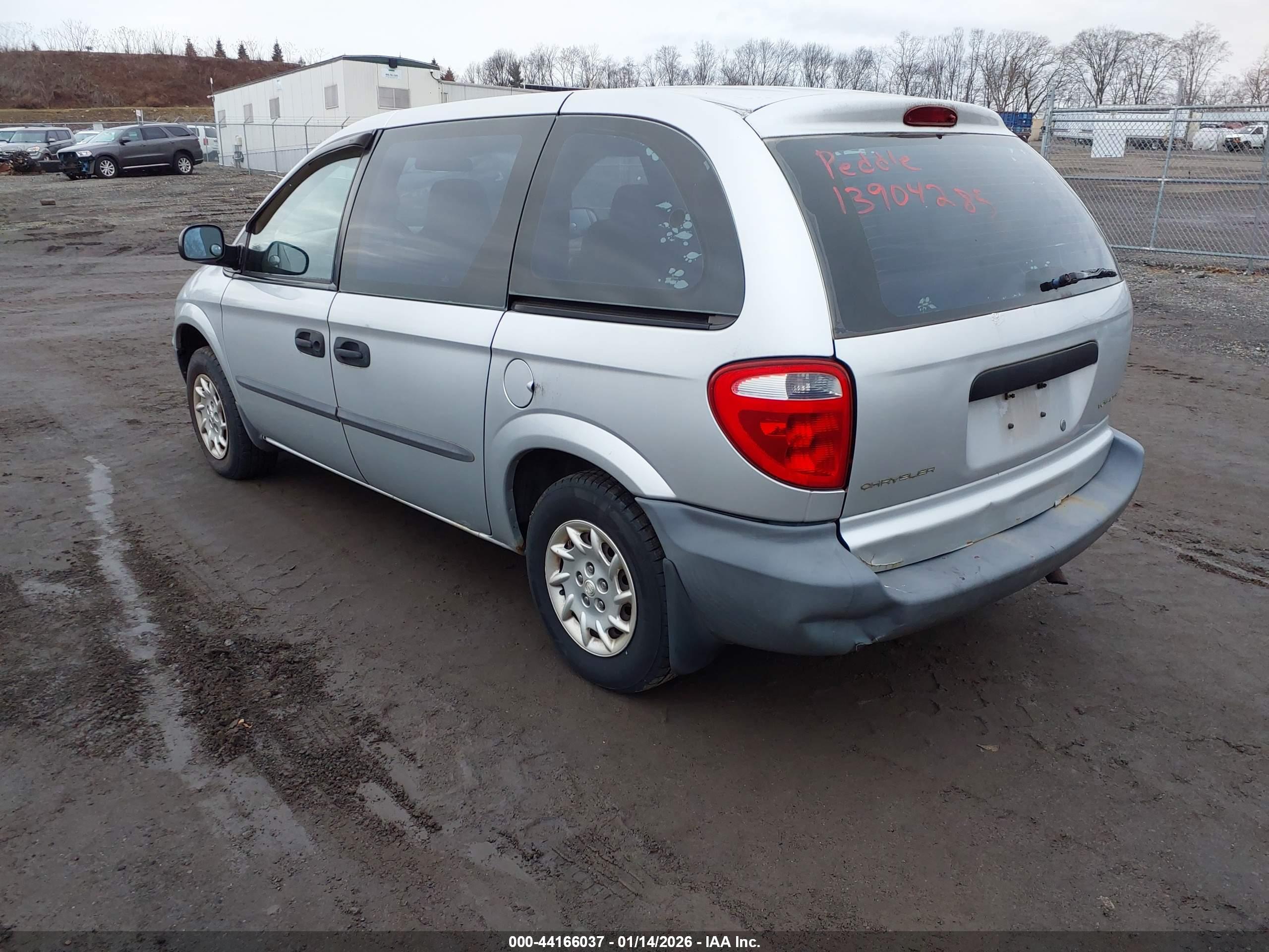 CHRYSLER VOYAGER image 3