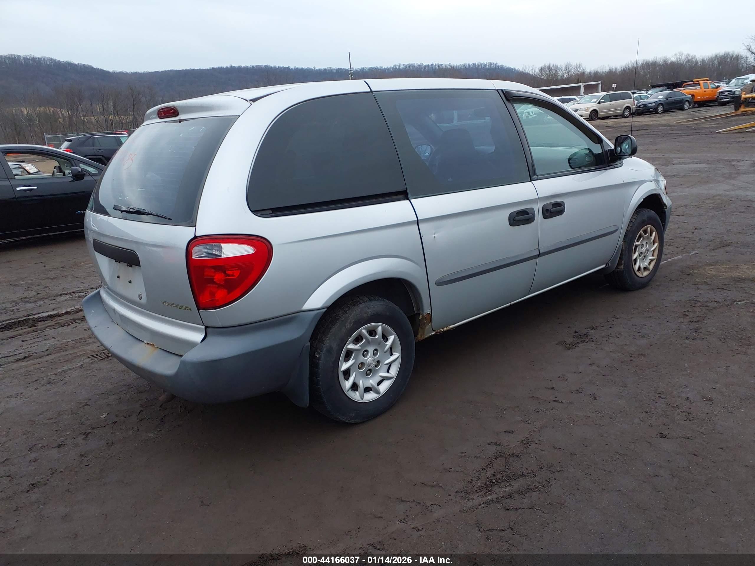 CHRYSLER VOYAGER image 4
