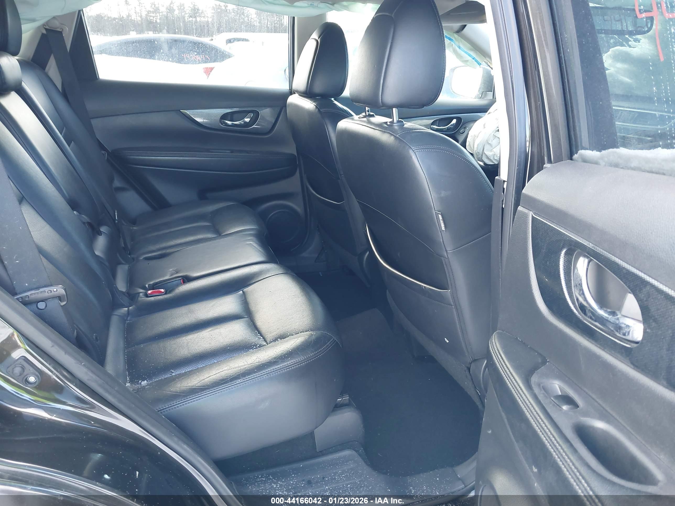 NISSAN ROGUE image 8