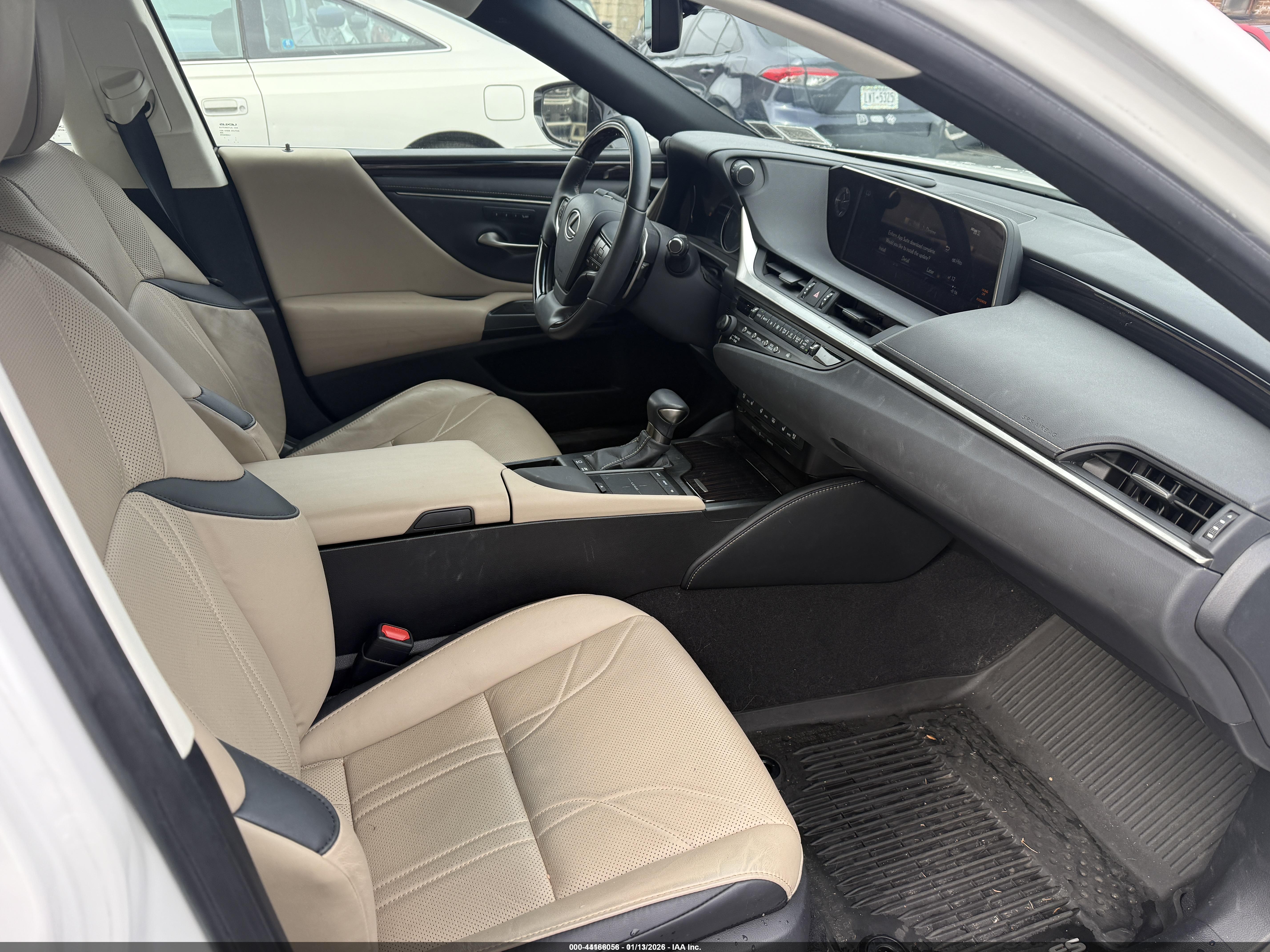 LEXUS ES image 5