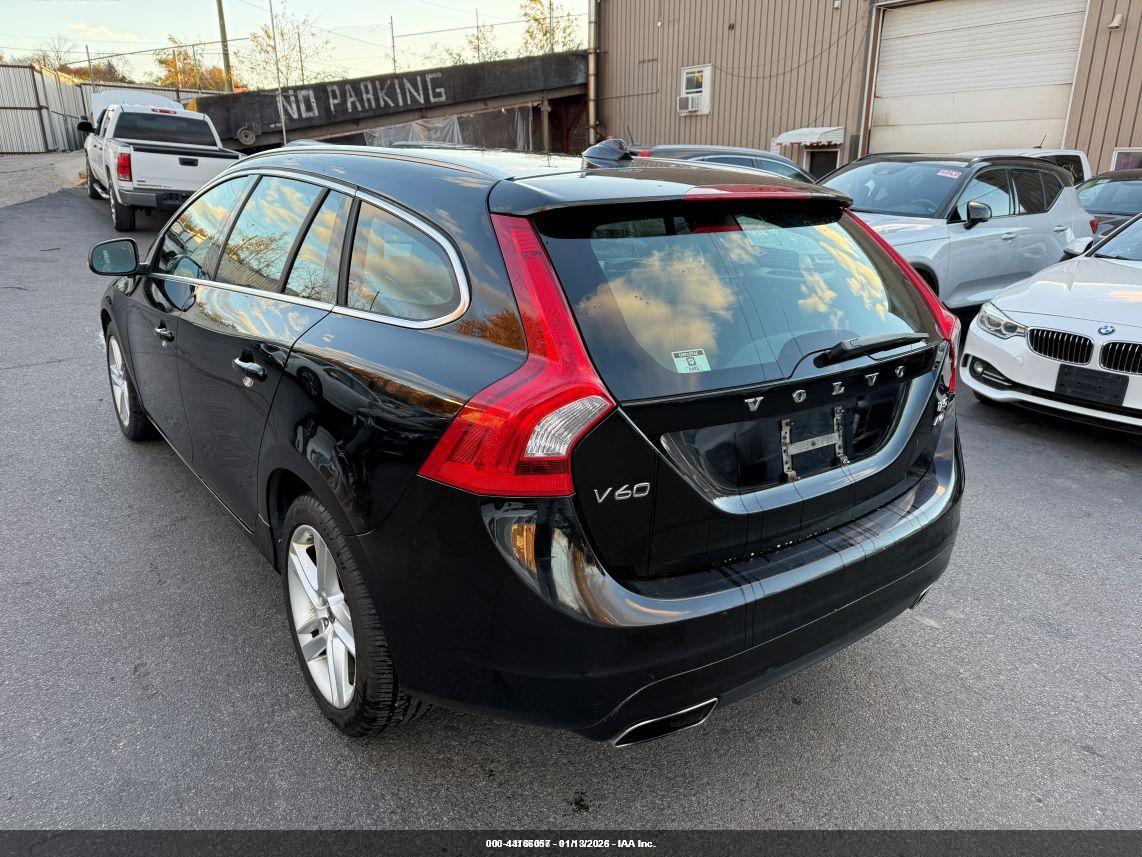 VOLVO V60 image 3