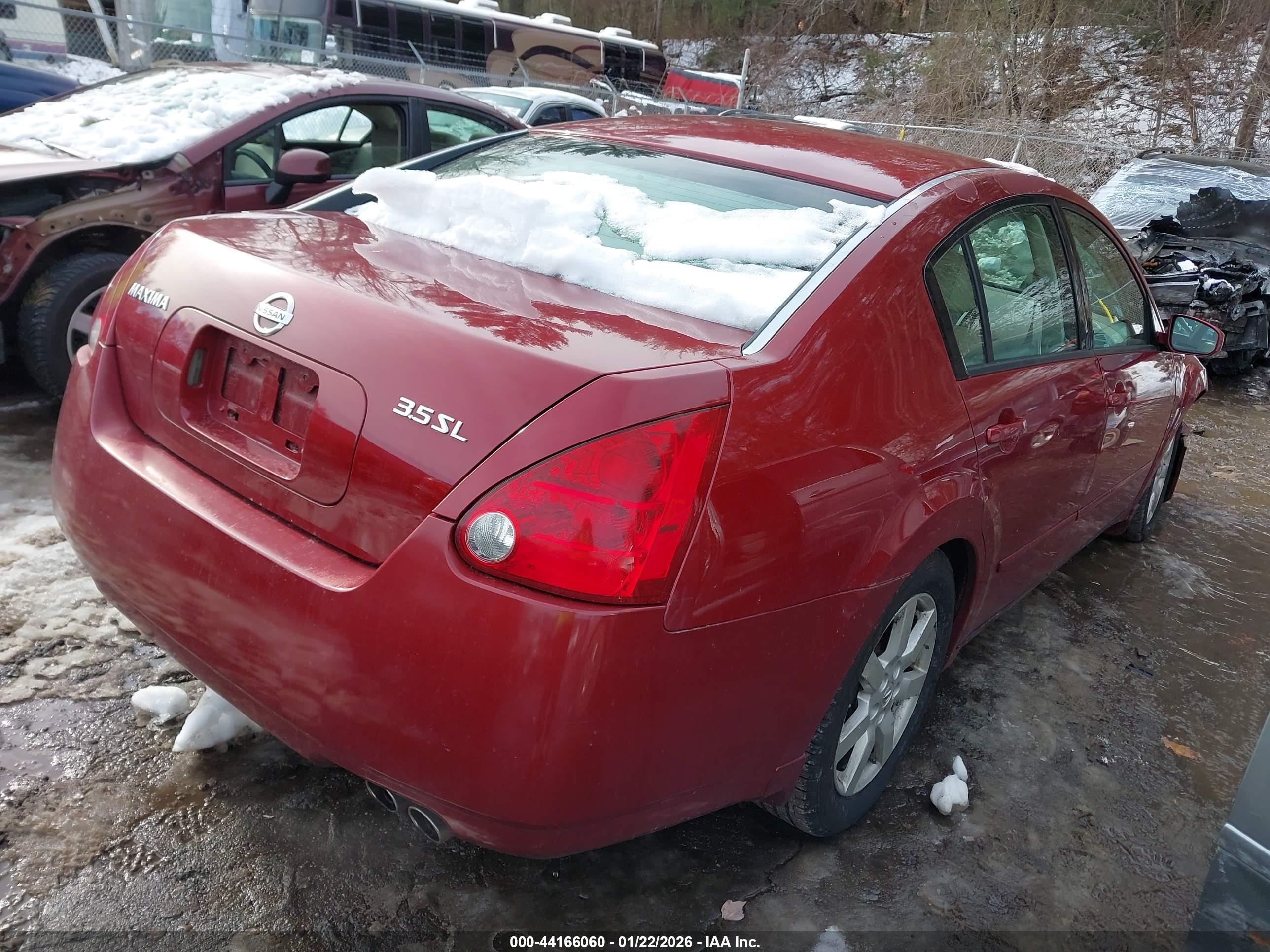 NISSAN MAXIMA image 4
