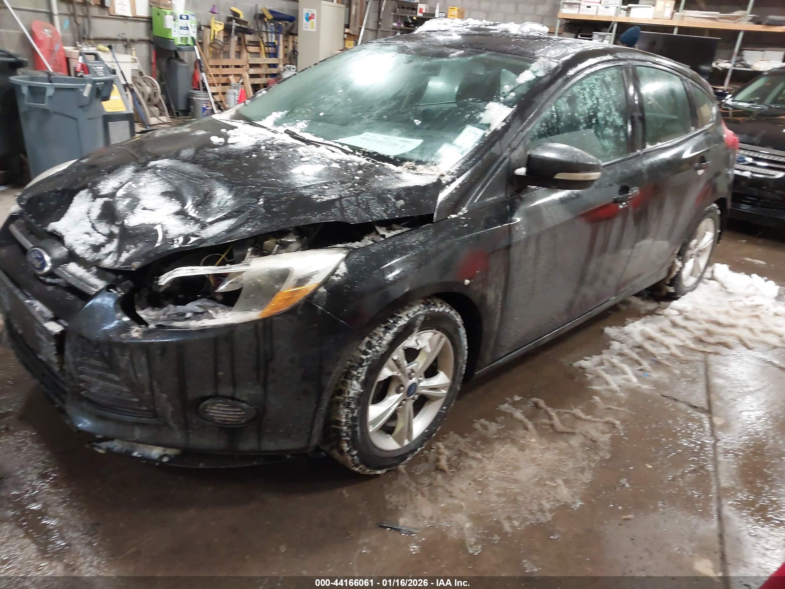 FORD FOCUS image 2