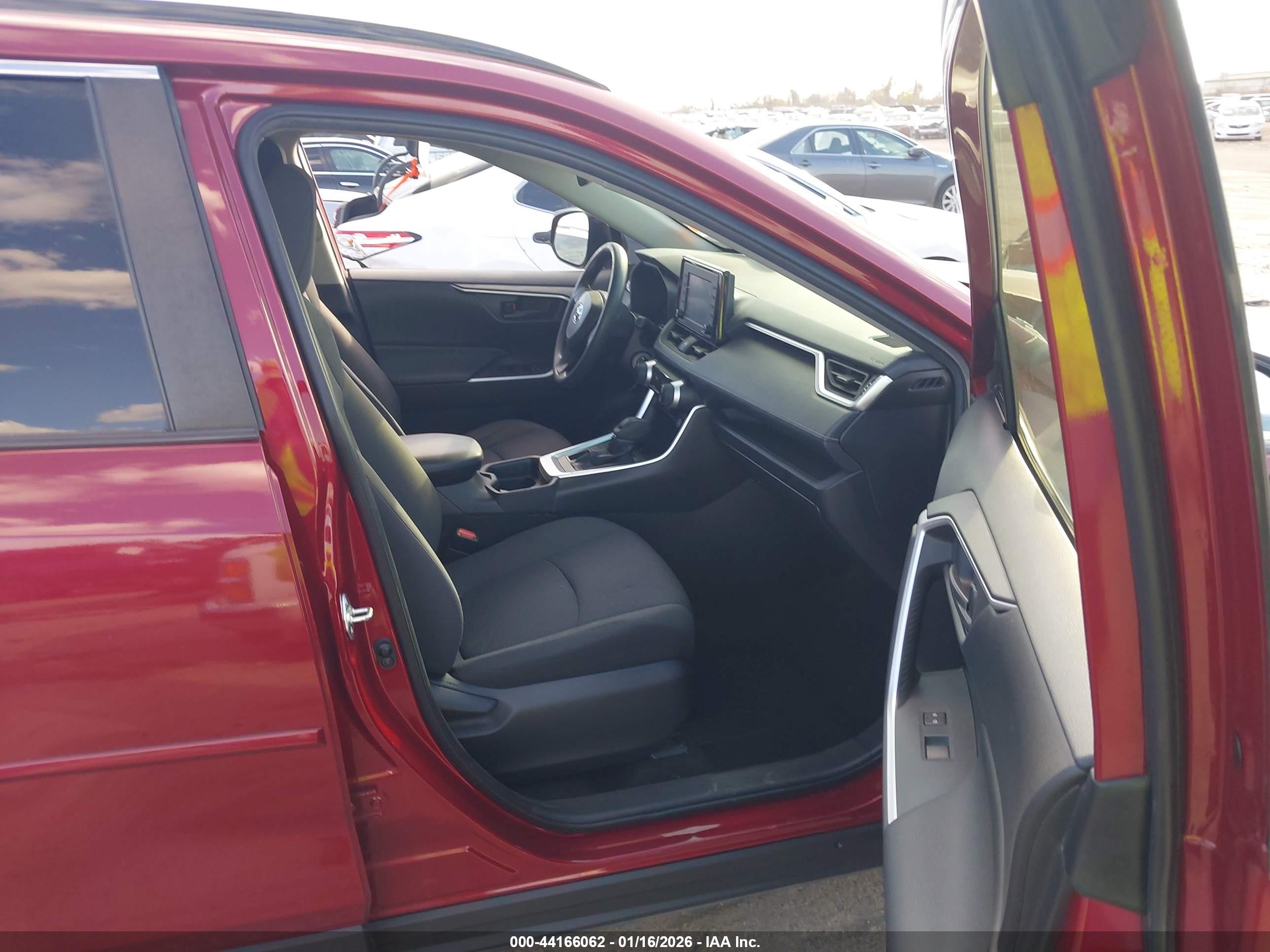 TOYOTA RAV4 image 5