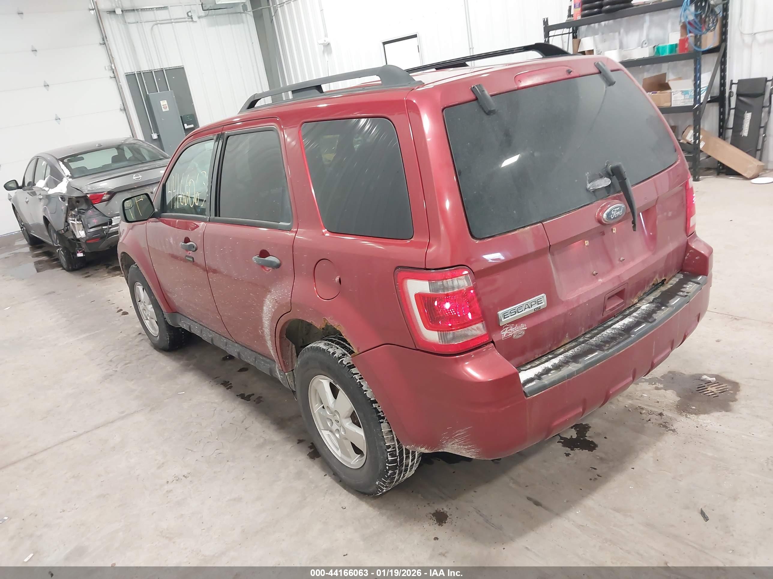 FORD ESCAPE image 3